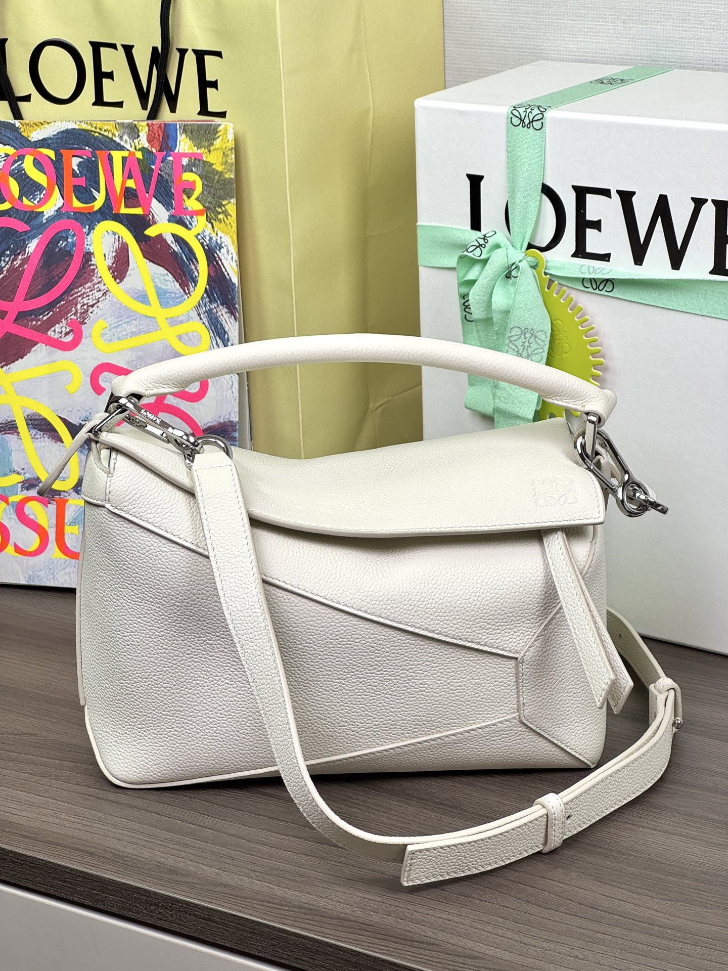 LOEWE новы малы Puzzle Edge 𝟐𝟒-вышэйшая якасць