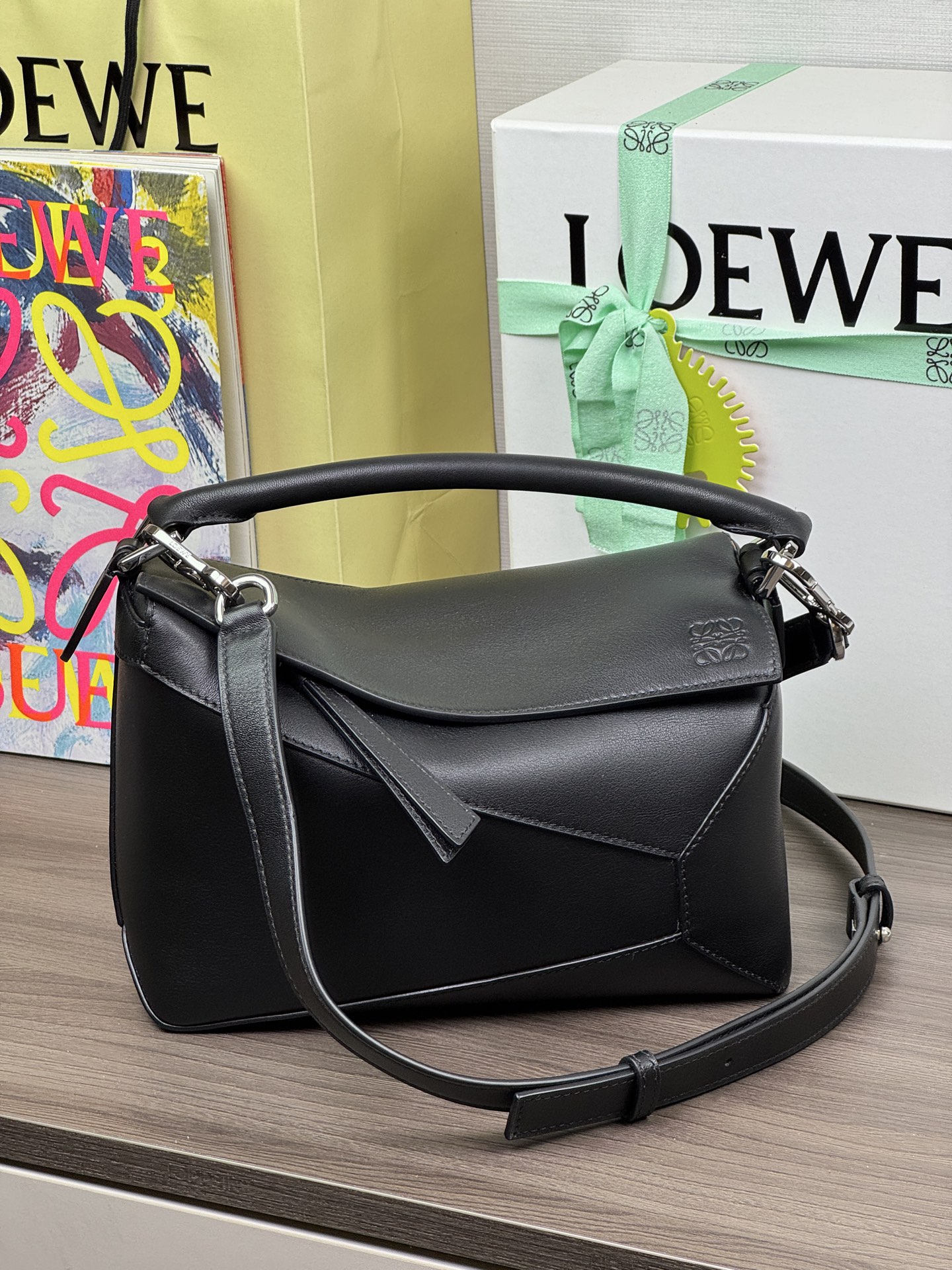 LOEWE New Small Puzzle Edge 𝟐𝟒 - Top Quality
