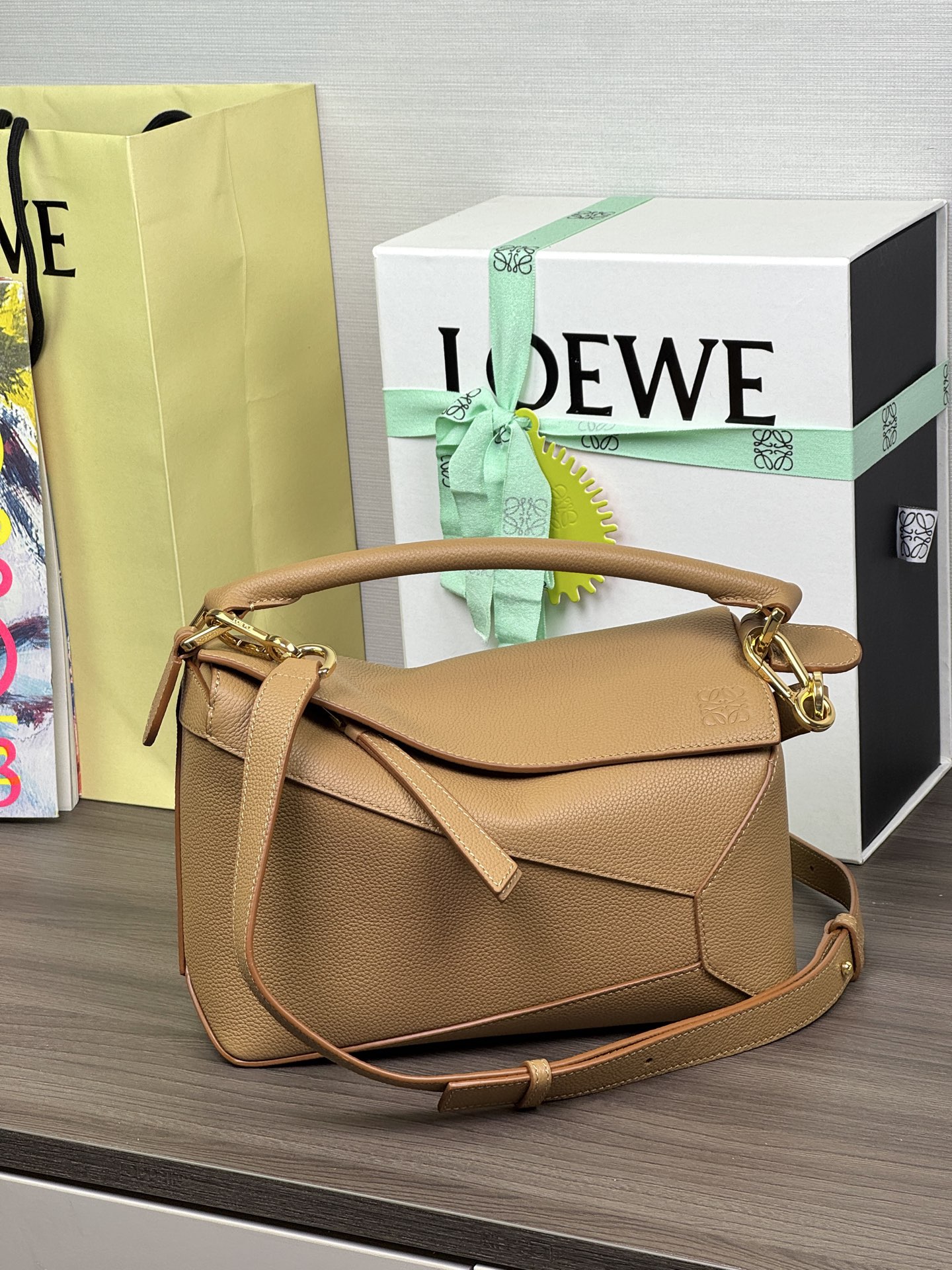 LOEWE New Small Puzzle Edge 𝟐𝟒 - Top Quality