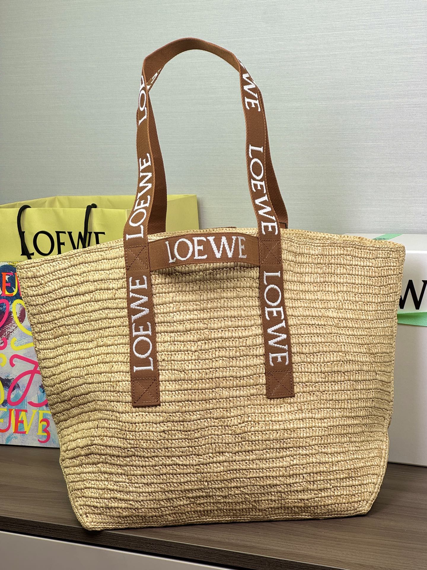 LOEWE Fold Shopper рафіявы кошык — топ-якасць
