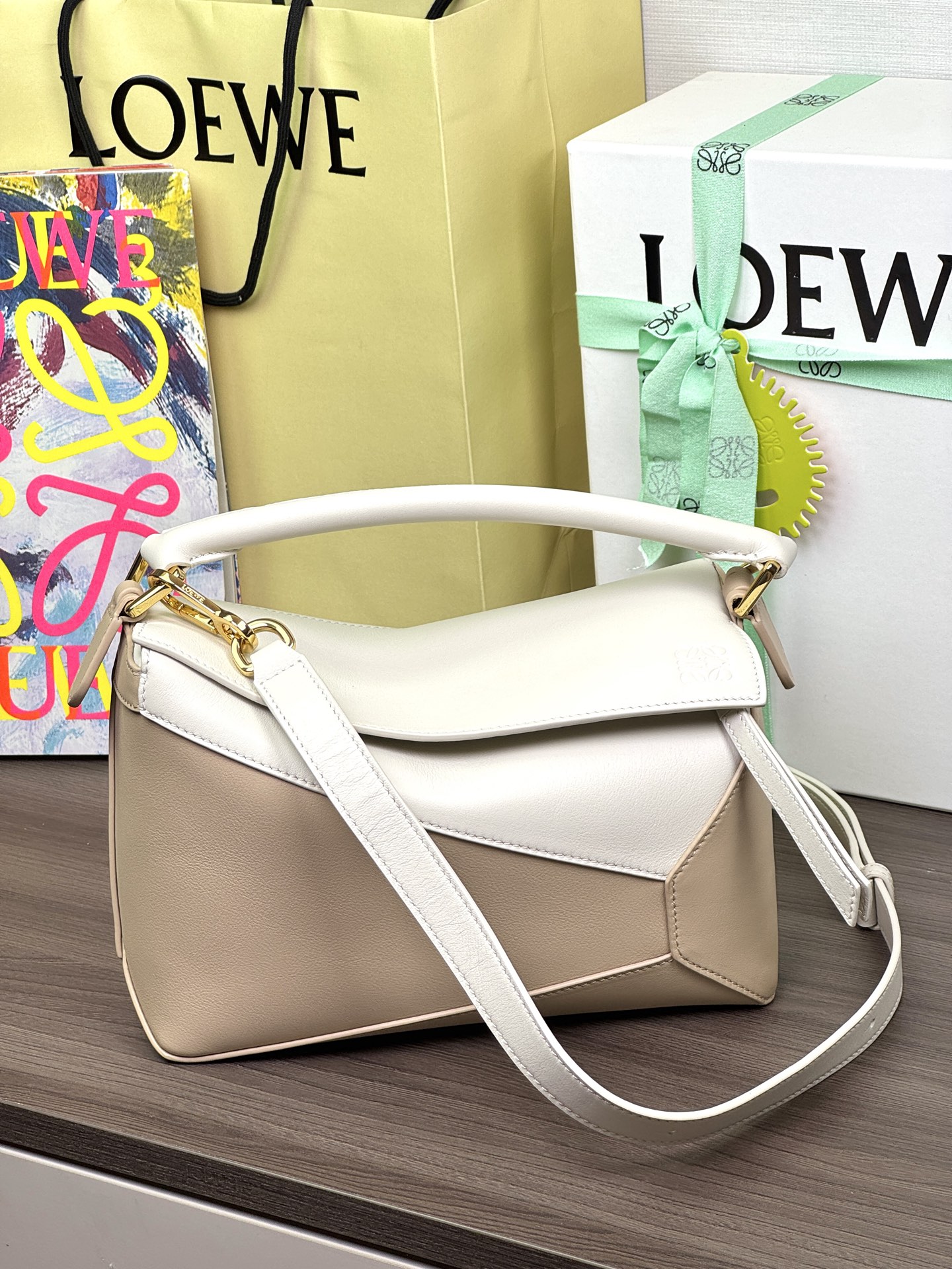 LOEWE New Small Puzzle Edge 𝟐𝟒 - Top Quality