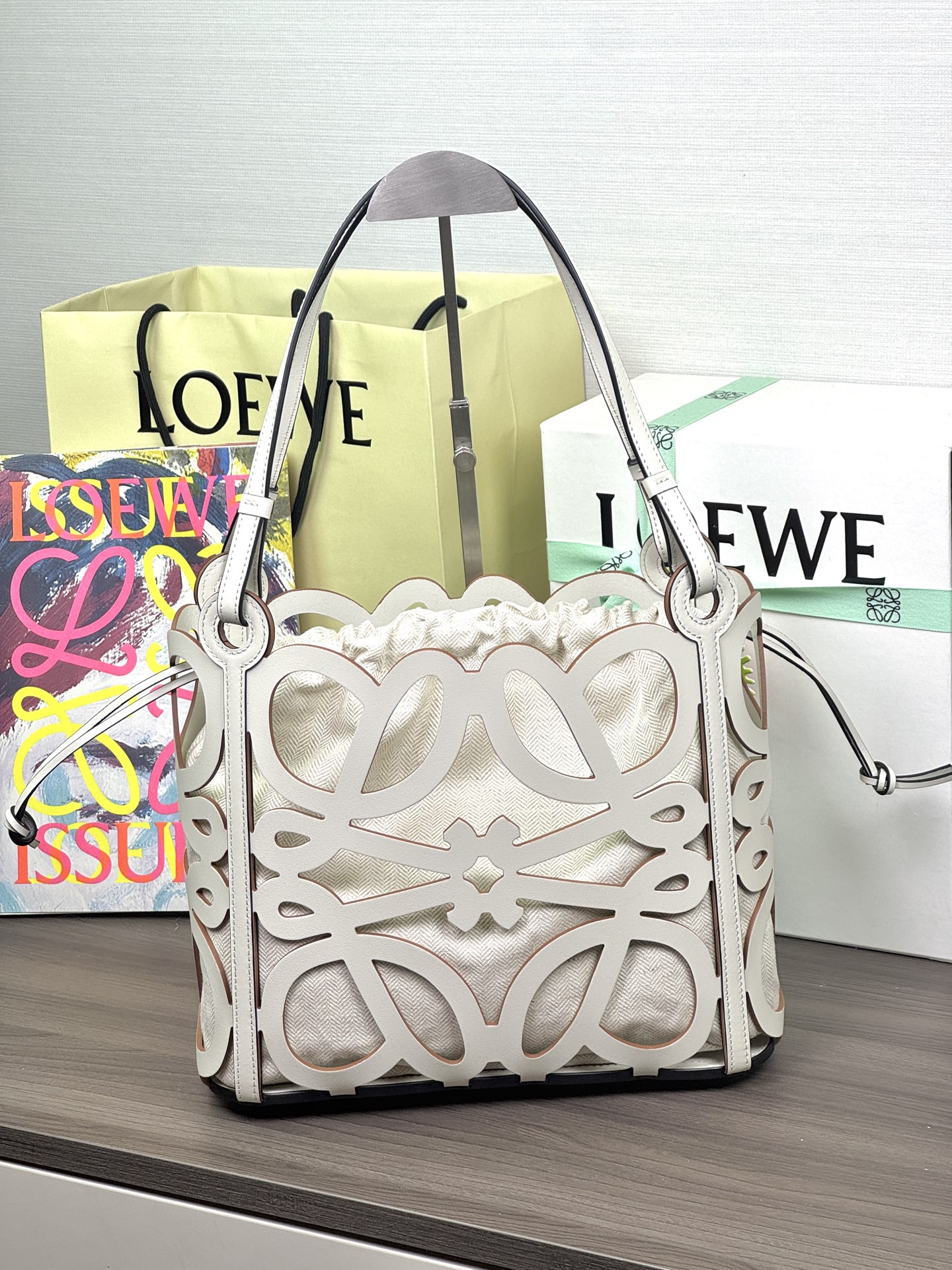 LOEWE Anagram Tote鏤空包-頂級品質