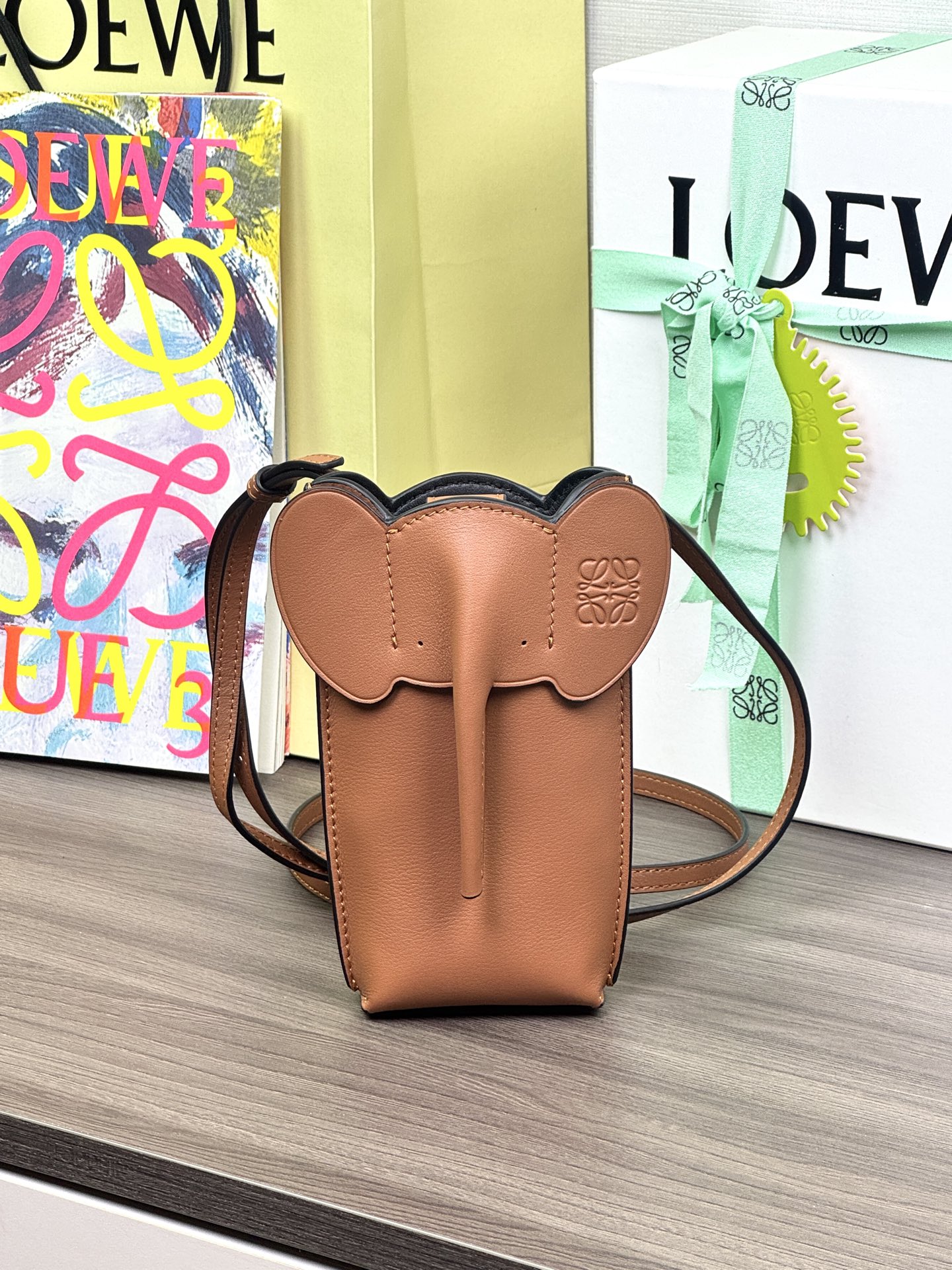 LOEWE エレファント スマホポーチ-最高品質