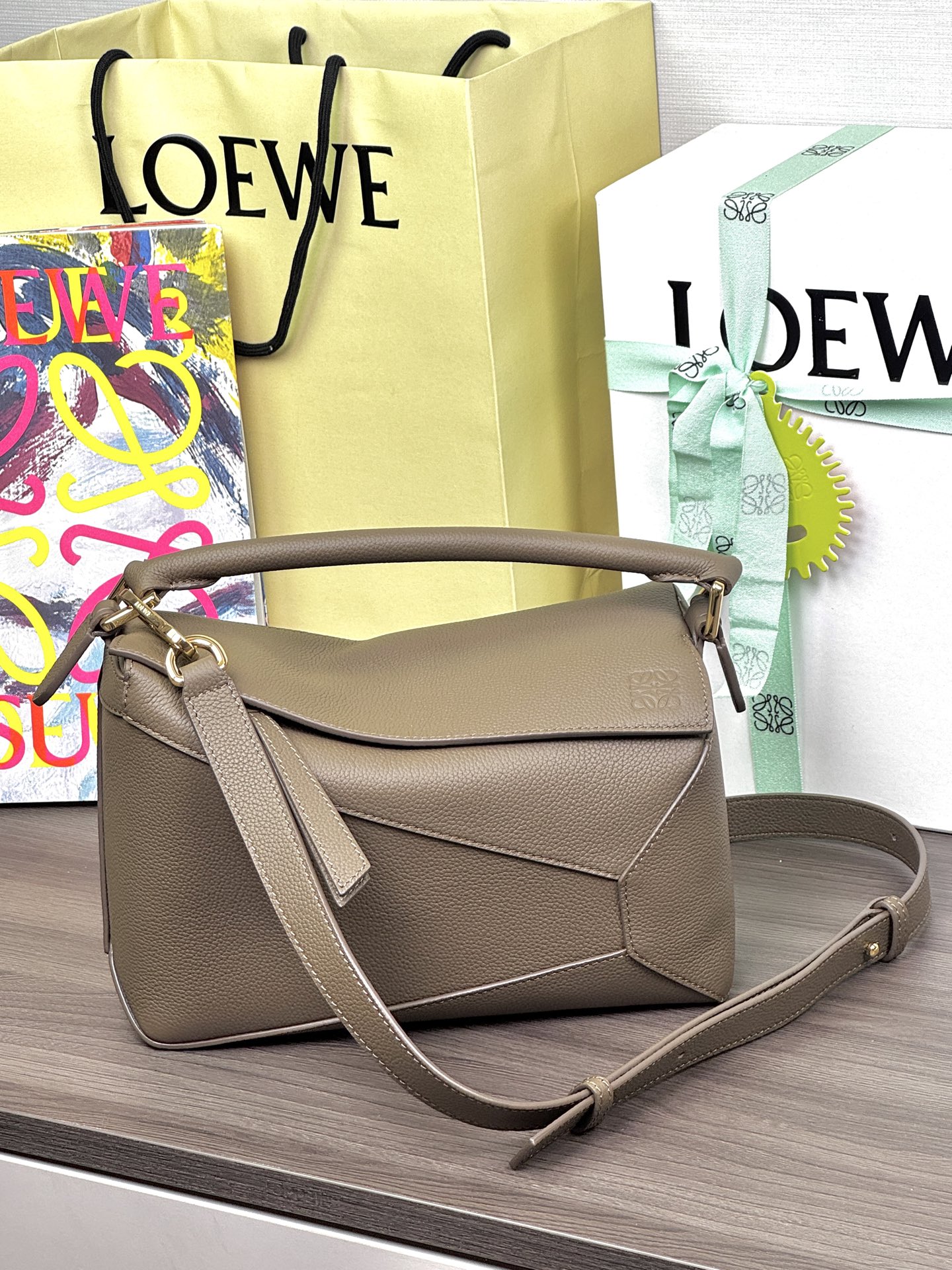 LOEWE новы малы Puzzle Edge 𝟐𝟒-вышэйшая якасць