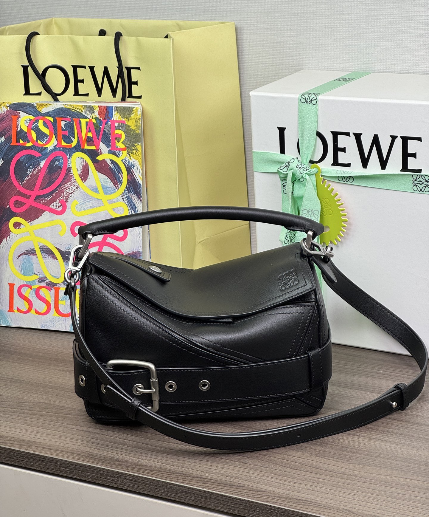 NO:687775,Only good products can produce good pictures. 360-degree si angle. The highest quality in the market, giving you a different kind of confidence. Code 062520 black, others19860909好货才能拍出好图 360度si角 市场最高端品质,给你不一样的自信 编码062520黑色,其他,韩剧