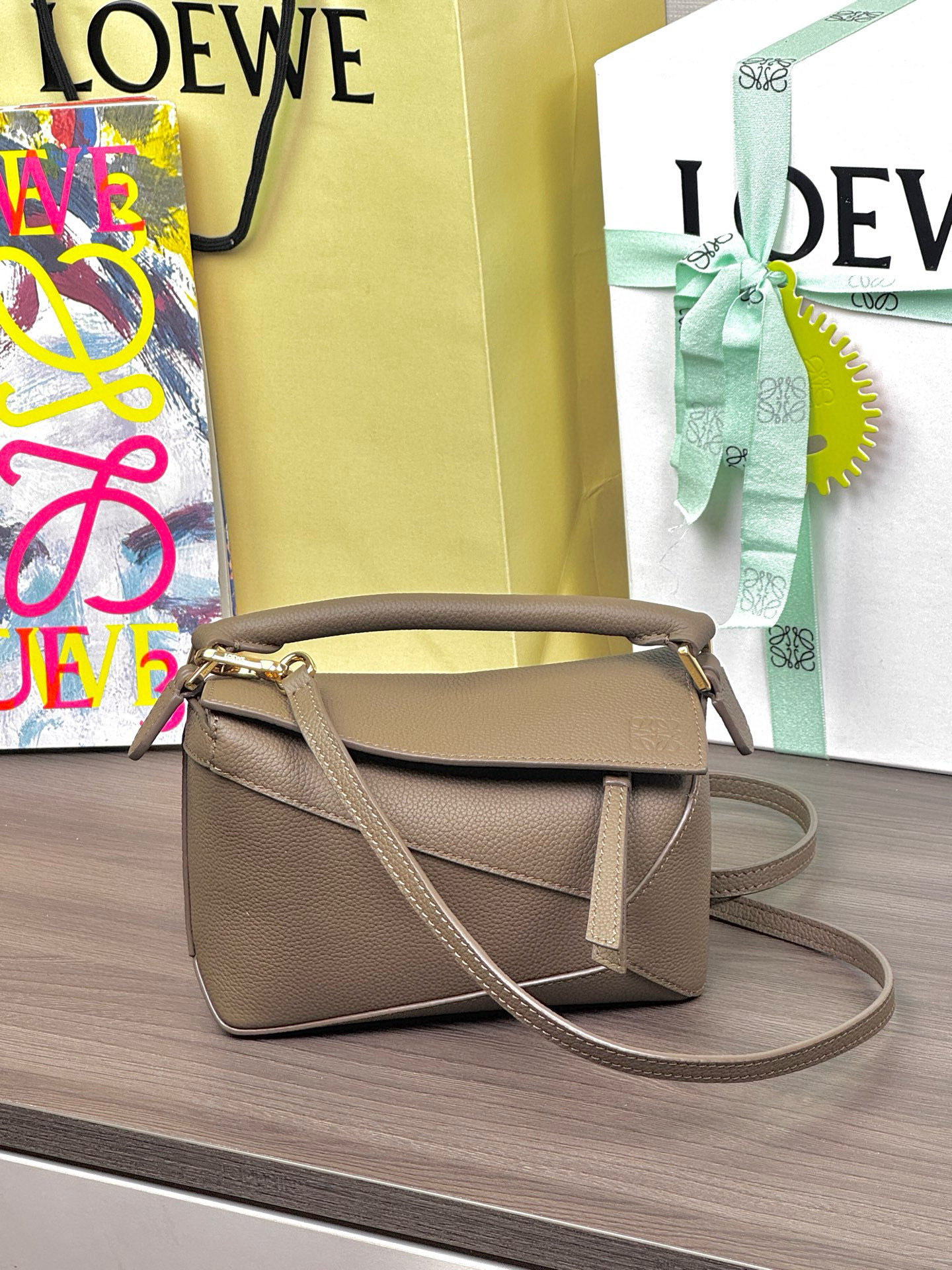LOEWE New Mini Puzzle Edge 𝟏𝟖-Top Quality