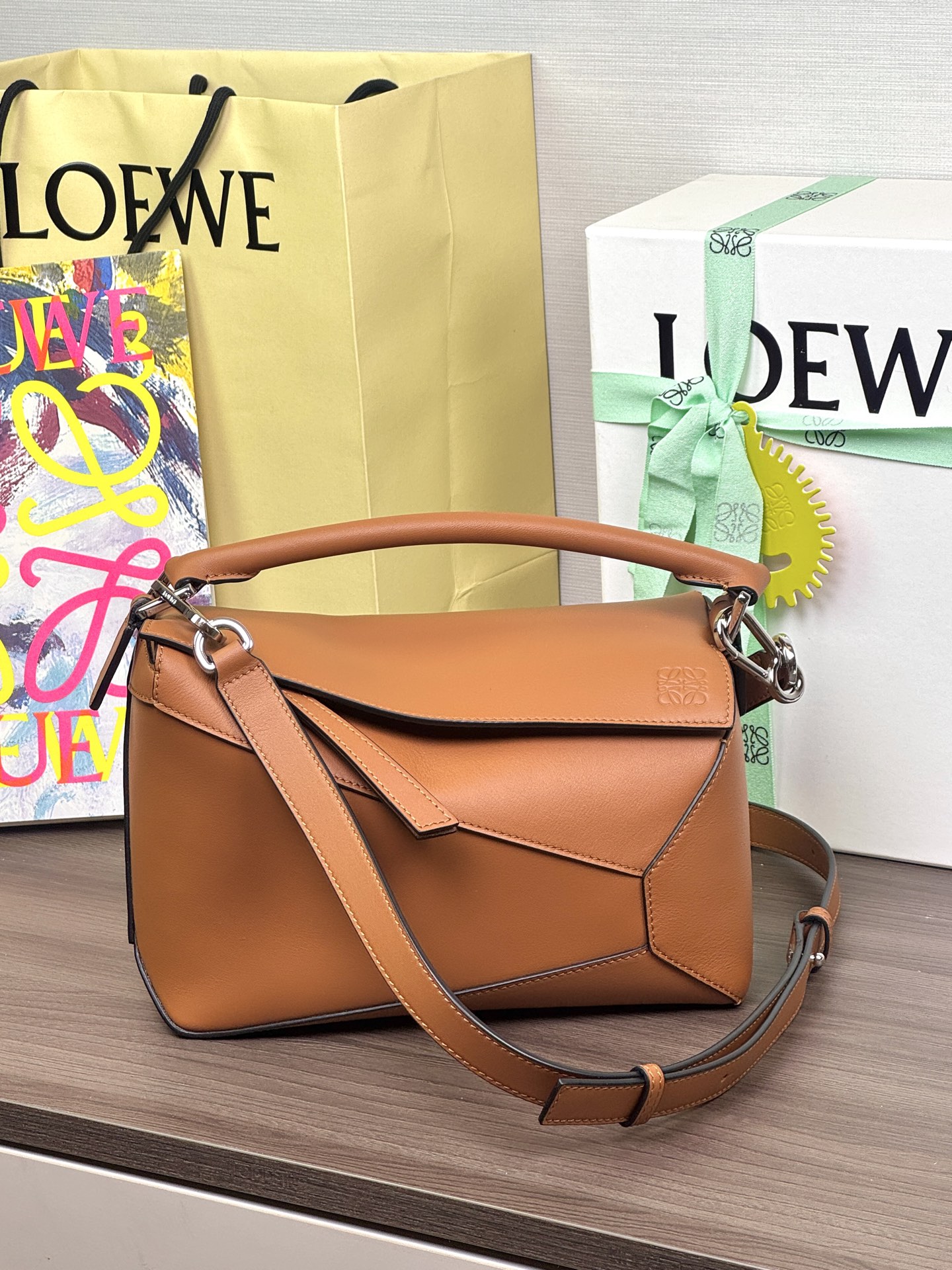 LOEWE New Small Puzzle Edge 𝟐𝟒 - Top Quality