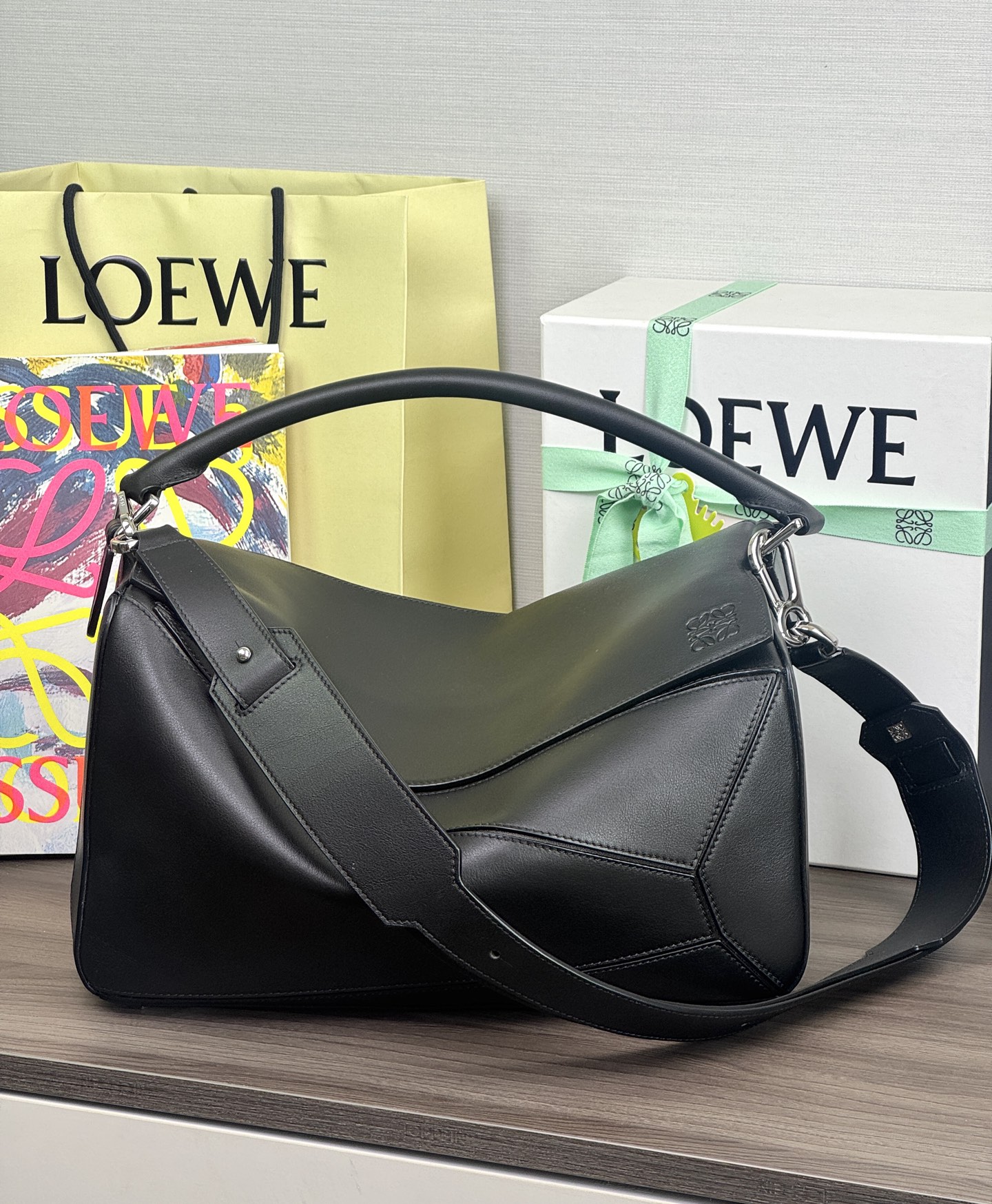 LOEWE クラシック ラージ Puzzle Edge 𝟑𝟕-トップクオリティ