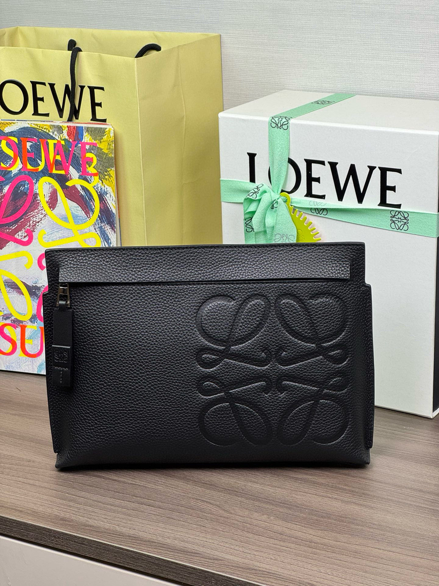 LOEWE T Pouch pochette en cuir grainé - qualité supérieure