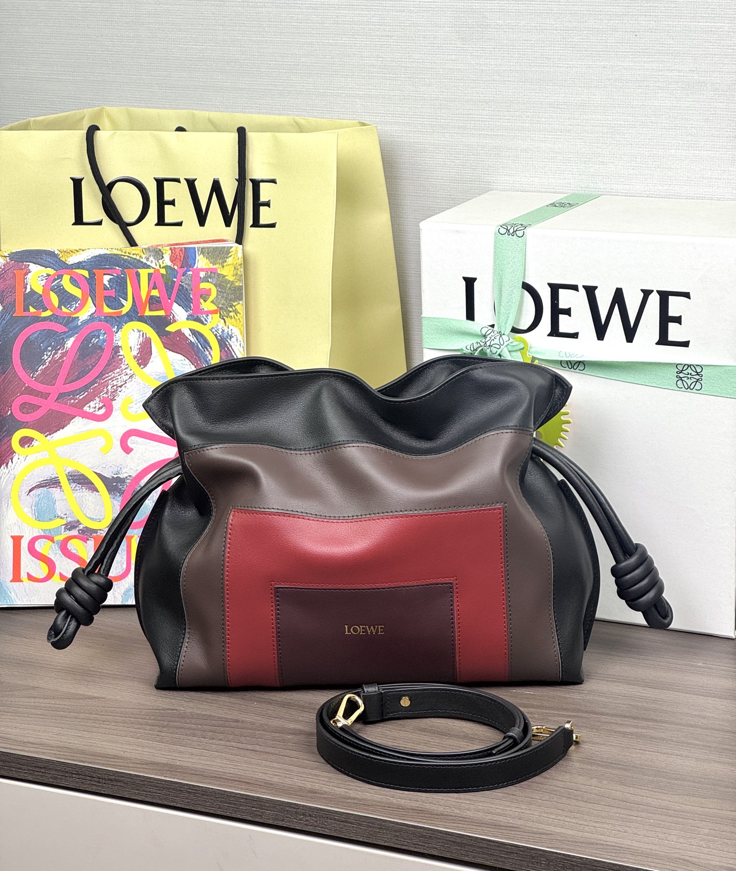 LOEWE средний мешок Flamenco 30 — высшее качество