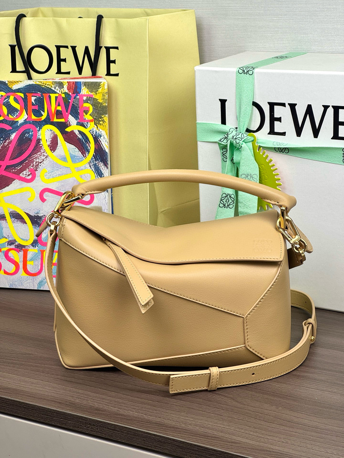 LOEWE New Small Puzzle Edge 𝟐𝟒 - Top Quality