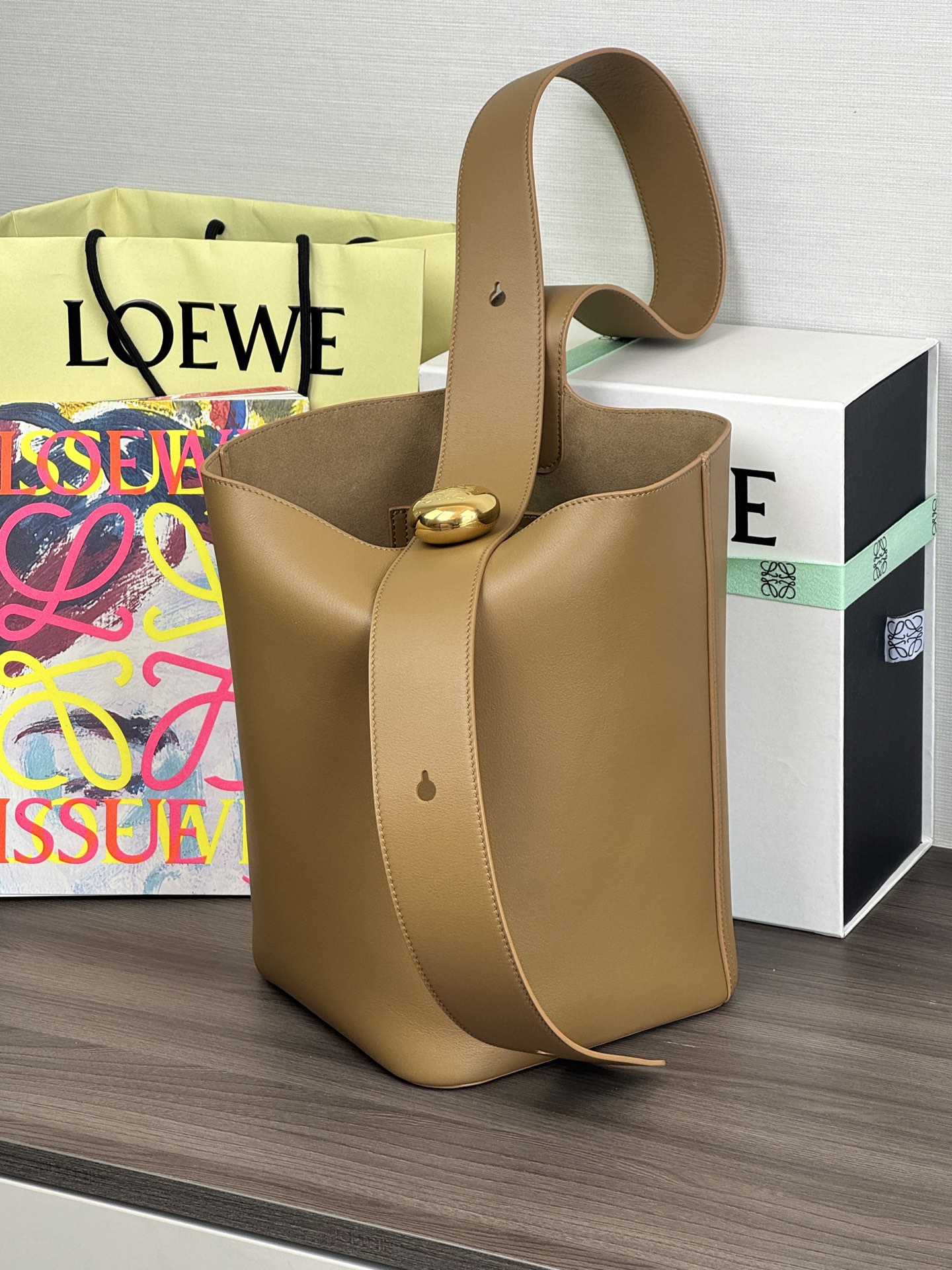 LOEWE сярэдні Pebble Bucket коўш-сумка — топ-якасць