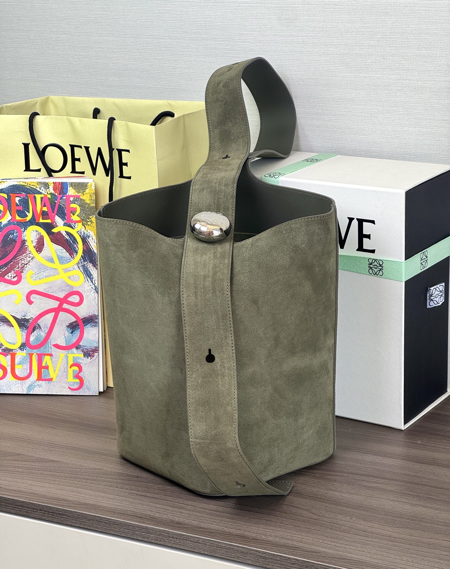 LOEWE вялікая сумка Pebble Bucket — найвышэйшая якасць