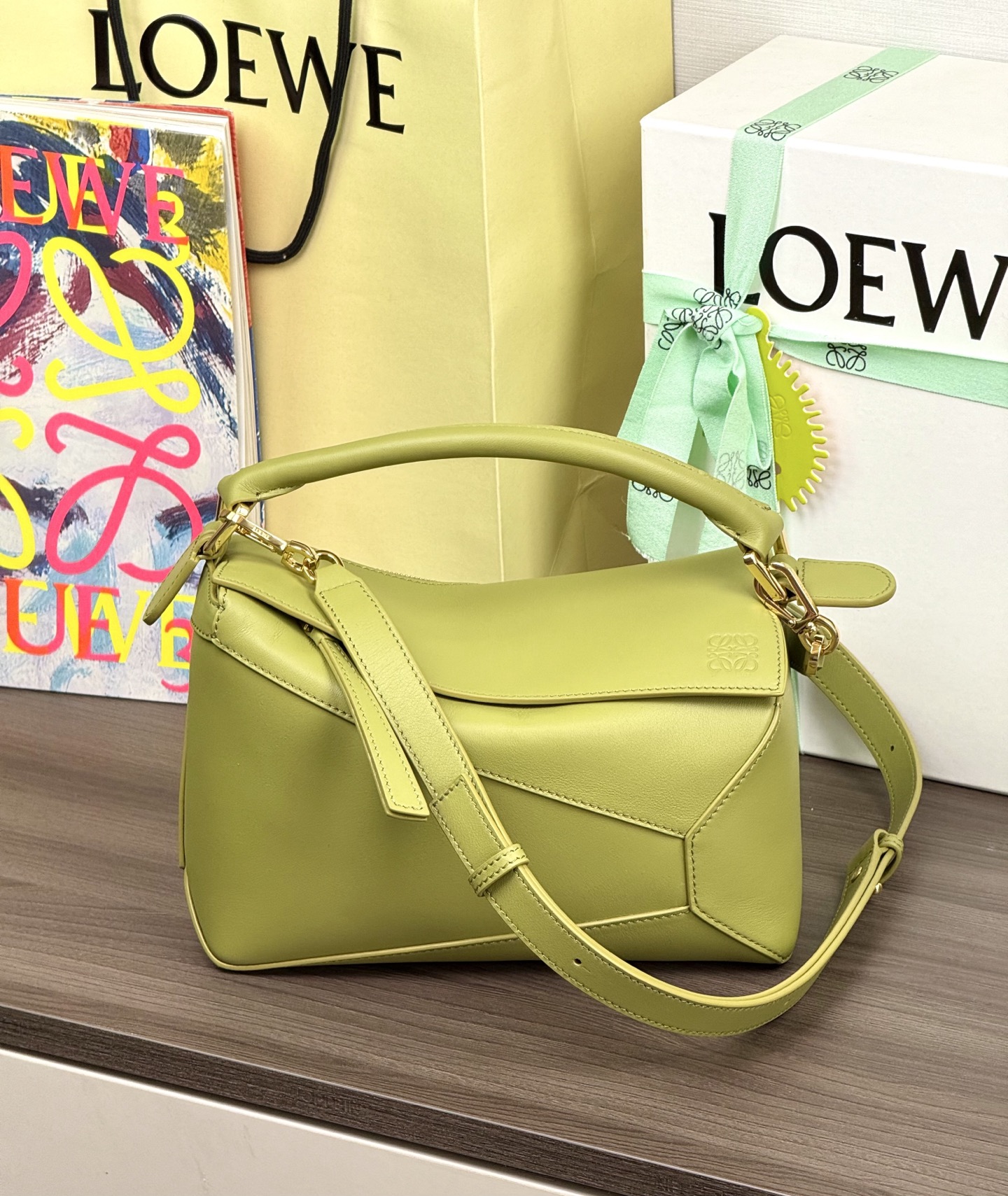 LOEWE New Small Puzzle Edge 𝟐𝟒 - Top Quality