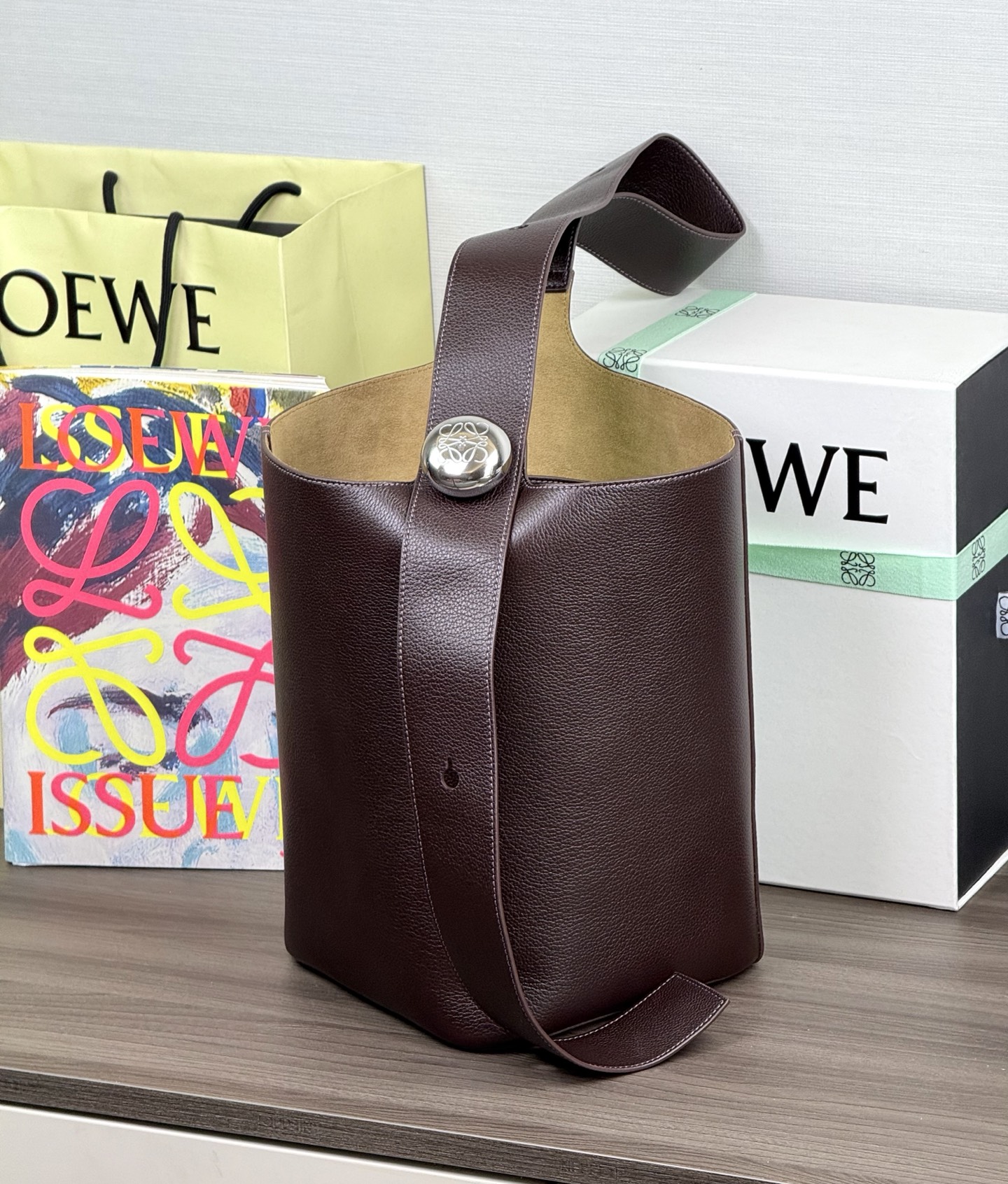 LOEWE вялікая сумка Pebble Bucket — вышэйшая якасць