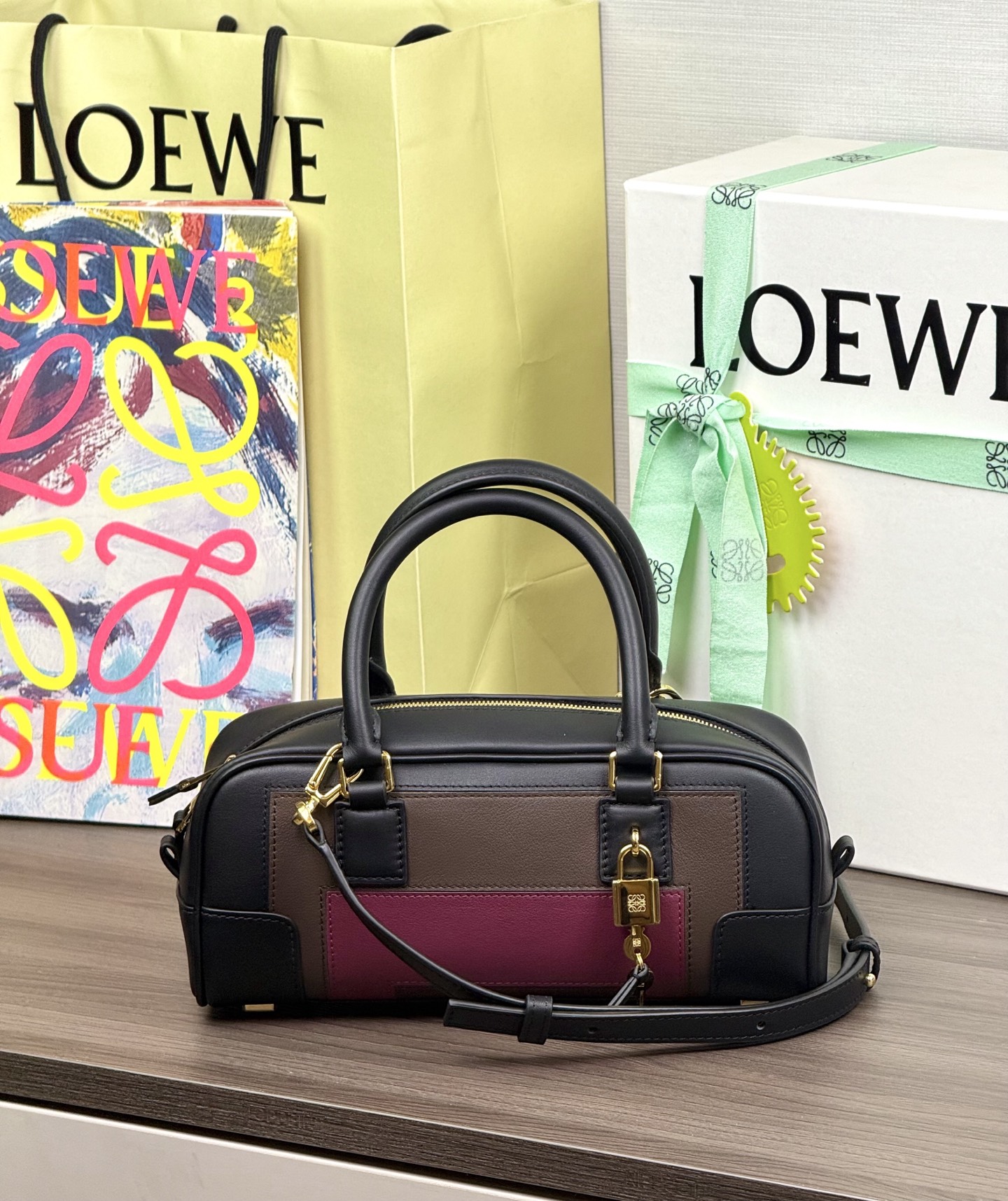 LOEWE Amazona 23 Cropped Bowling Bag - Top Quality