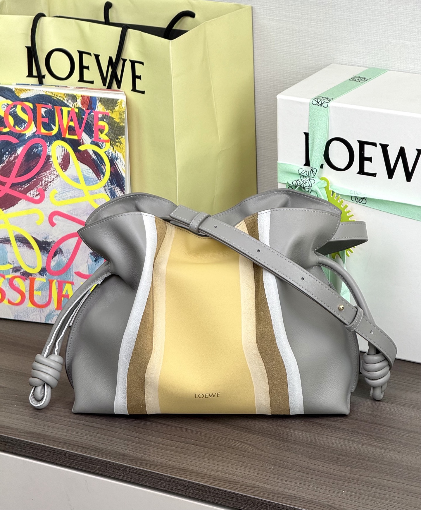 LOEWE средний мешок Flamenco 30 — высшее качество
