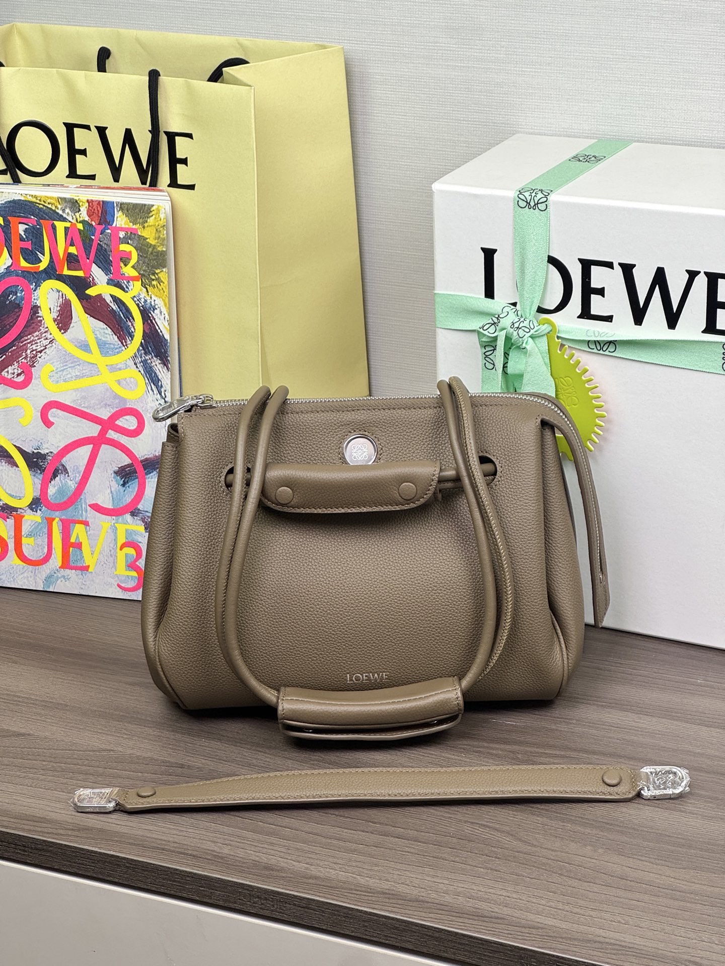 LOEWE Petit Sac Madrid - Qualité Supérieure