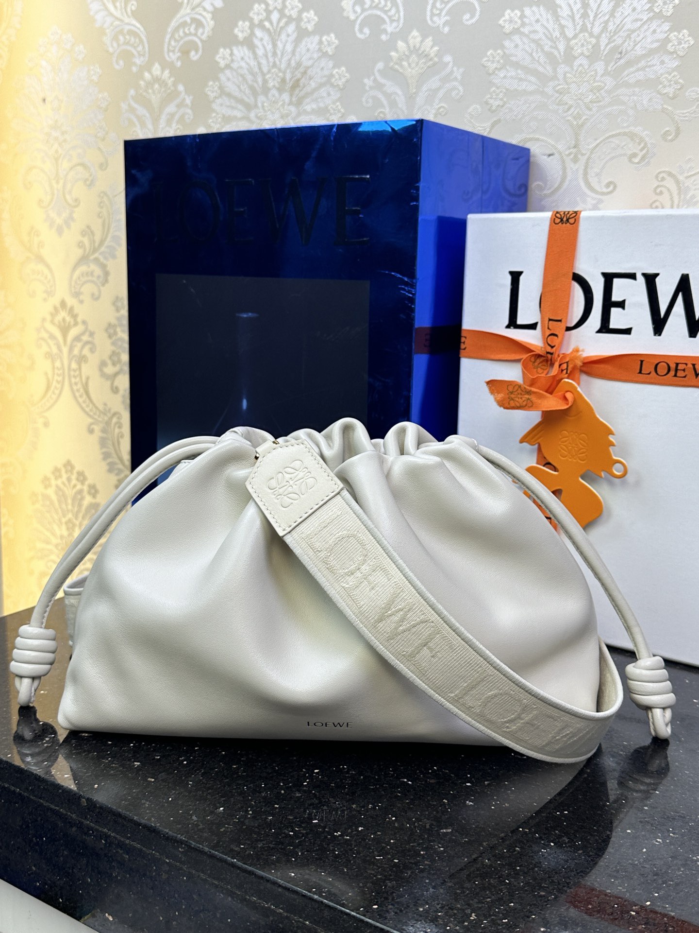 LOEWE Flamenco Purse taille moyenne chaîne 30 - qualité supérieure