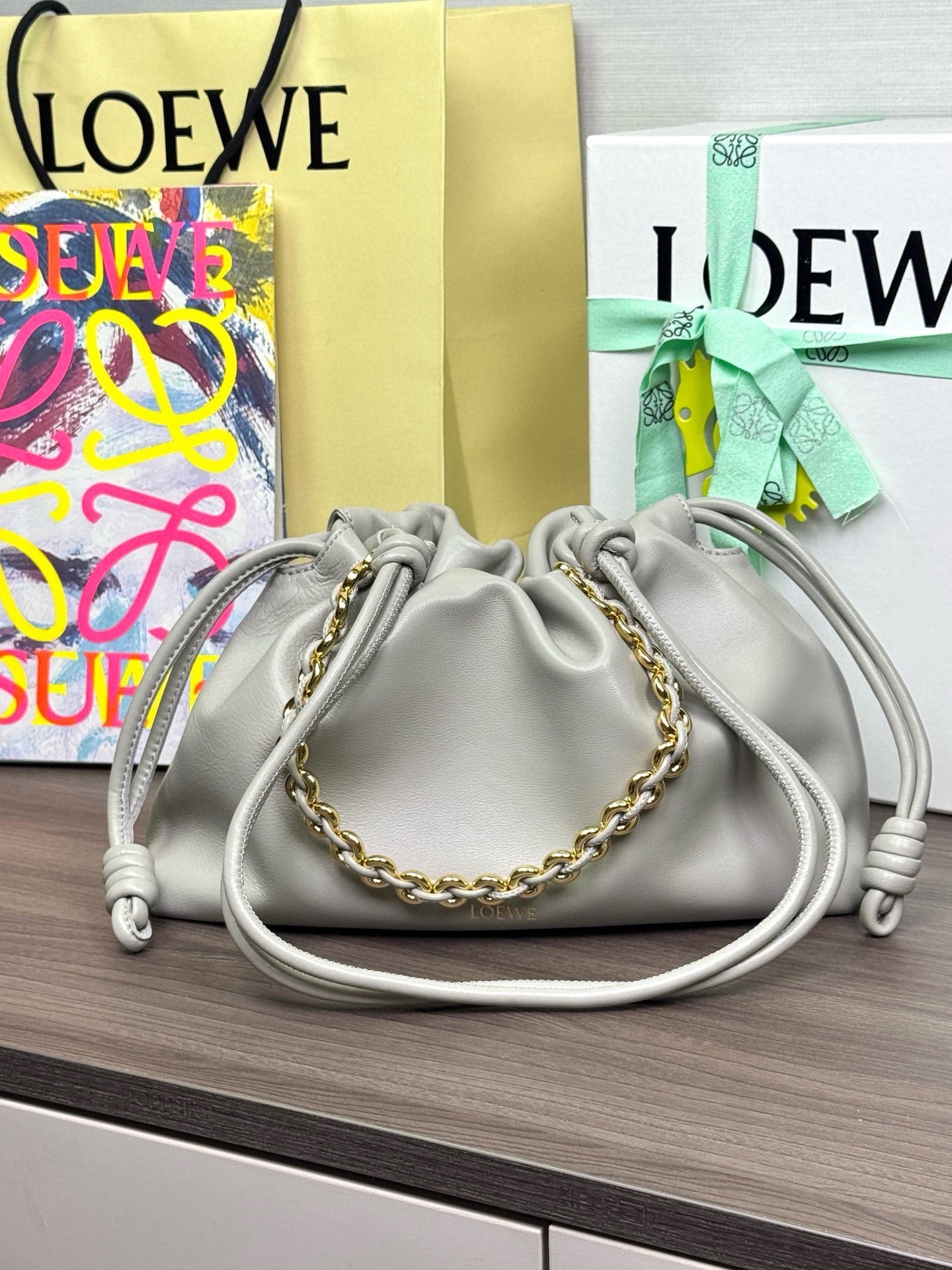 LOEWE Flamenco Purse Moyen à chaîne 30 - Qualité supérieure