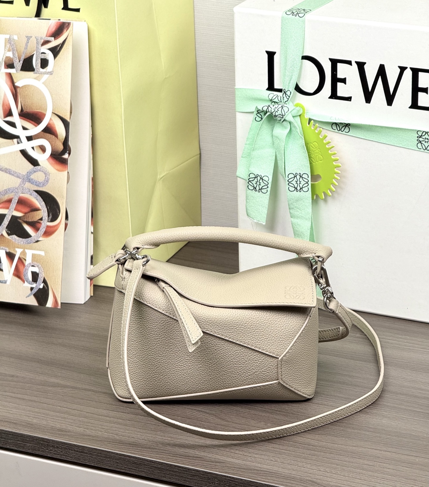 LOEWE 新款Mini Puzzle Edge 𝟏𝟖-頂級品質