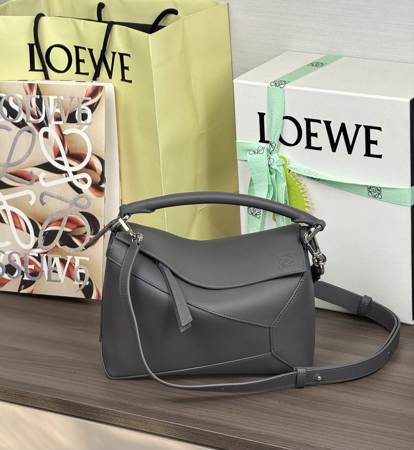 LOEWE New Small Puzzle Edge 𝟐𝟒-Top Quality