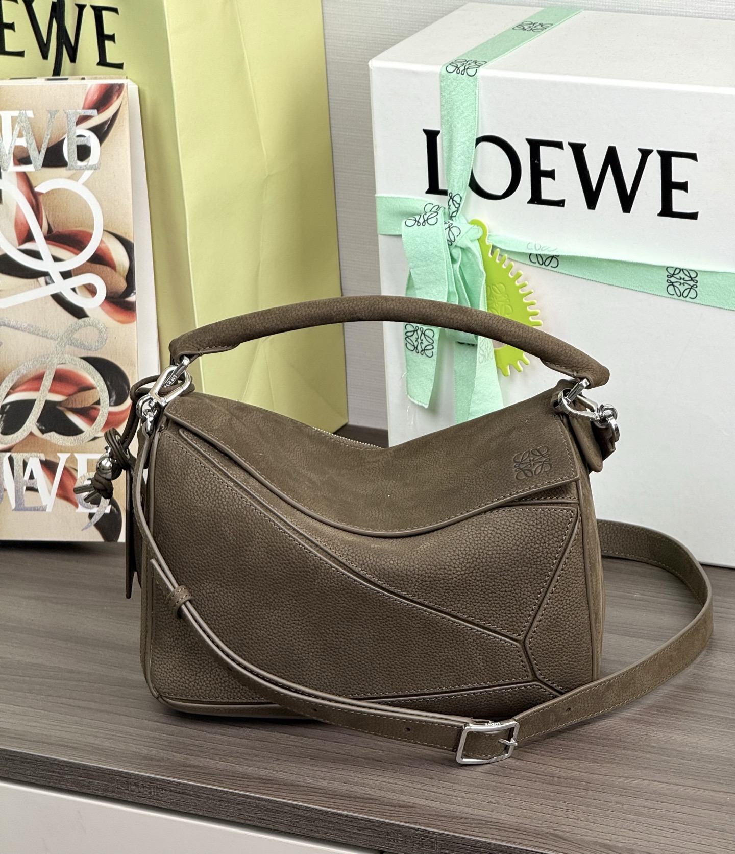 LOEWE малы сумка Featherlight Puzzle з напа-скуры 𝟮𝟰-вышэйшая якасць