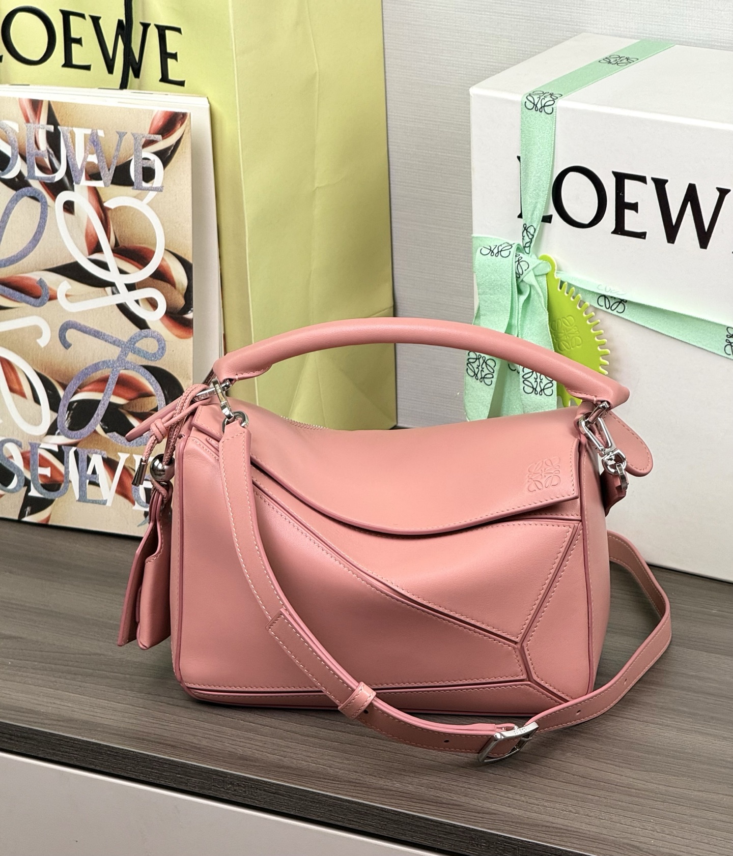 LOEWE Petit sac Puzzle Featherlight en nappa 𝟮𝟰 - qualité supérieure