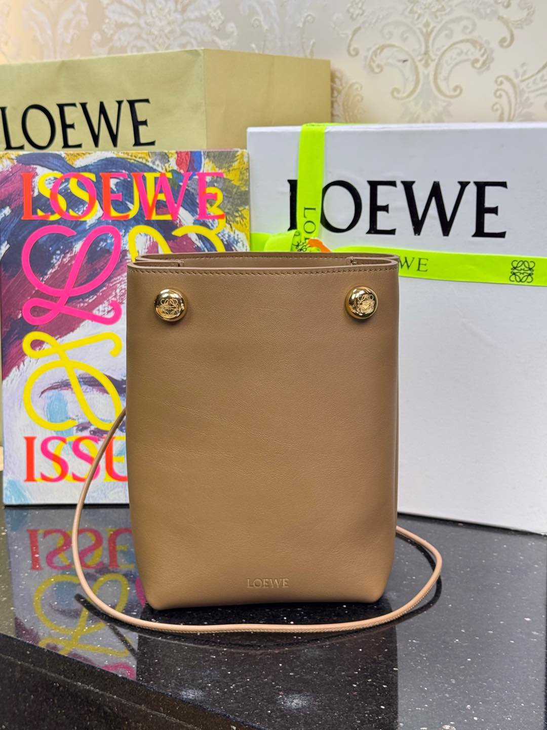 LOEWE Pebble Pouch сумка для тэлефона - топ-якасць