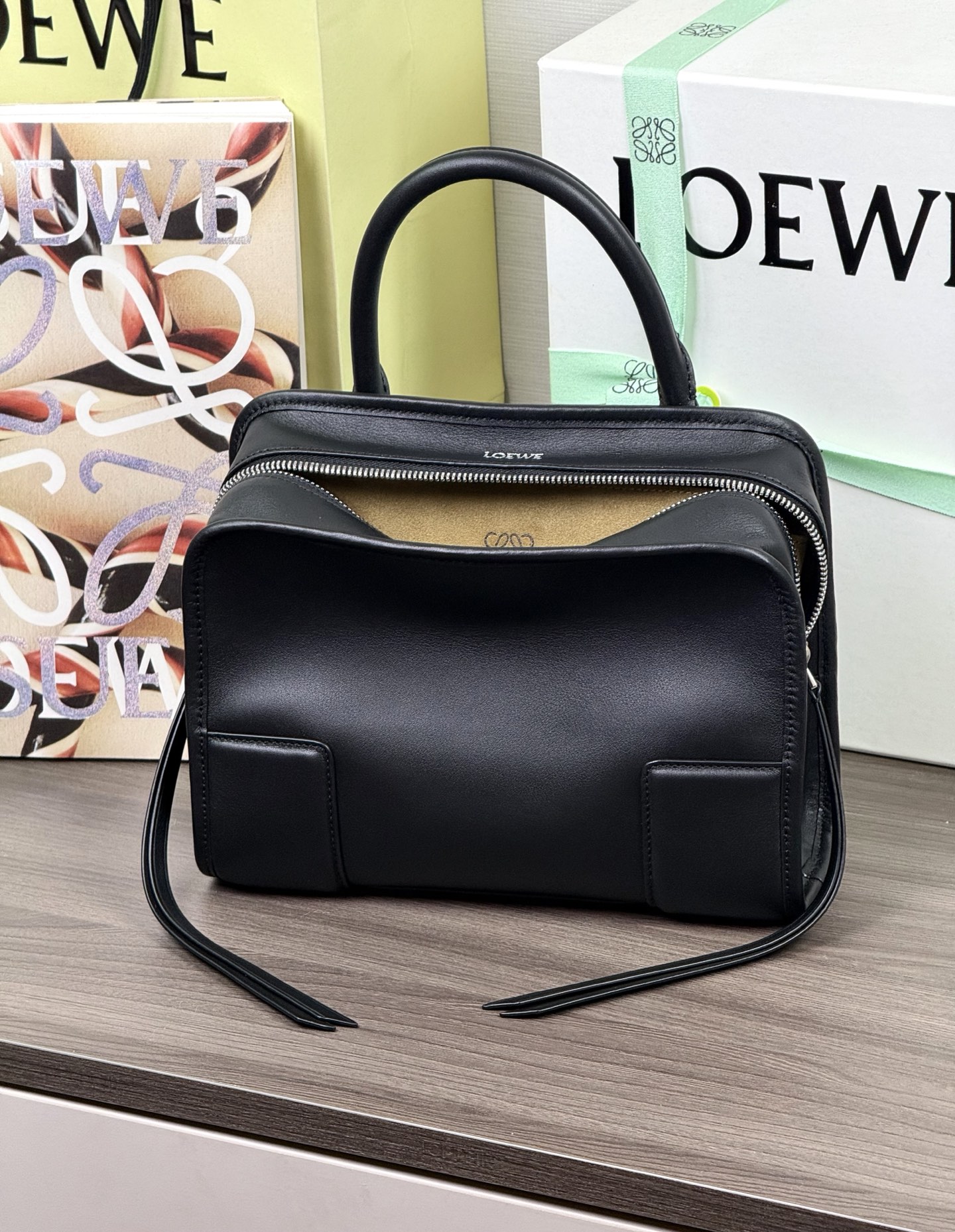 LOEWE Small Amazona 180 Handbag - Top Quality