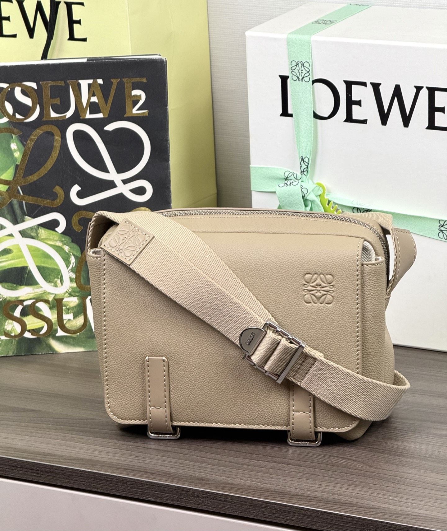 Sac messager LOEWE Military Messenger - Qualité supérieure