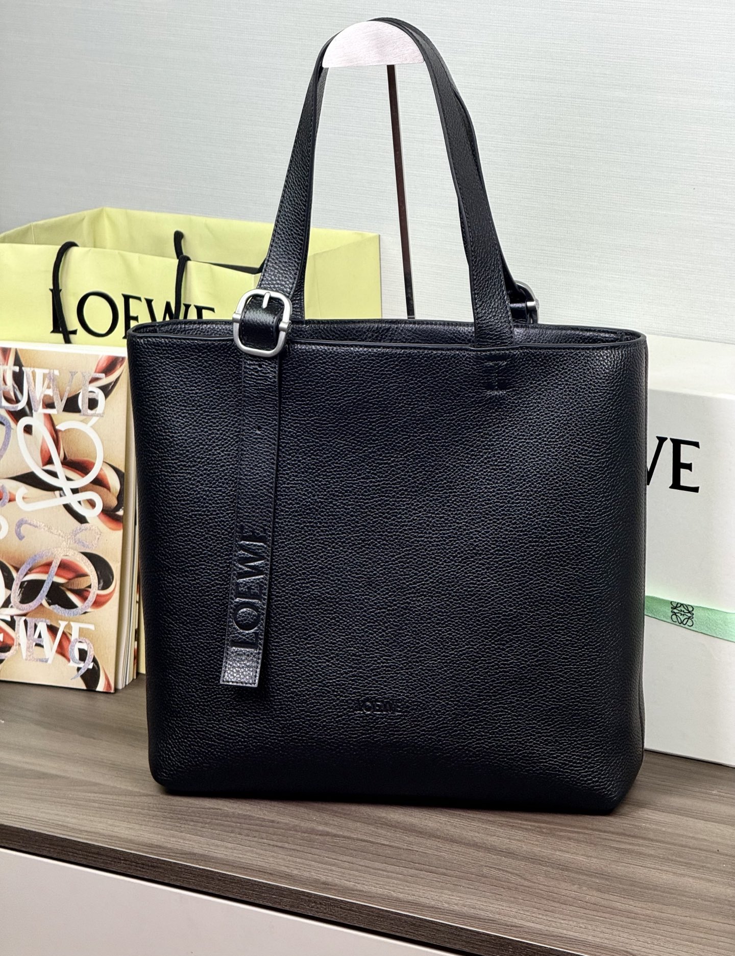 LOEWE グレインカーフ Loop ジップトートバッグ 𝟯𝟱-トップクオリティ