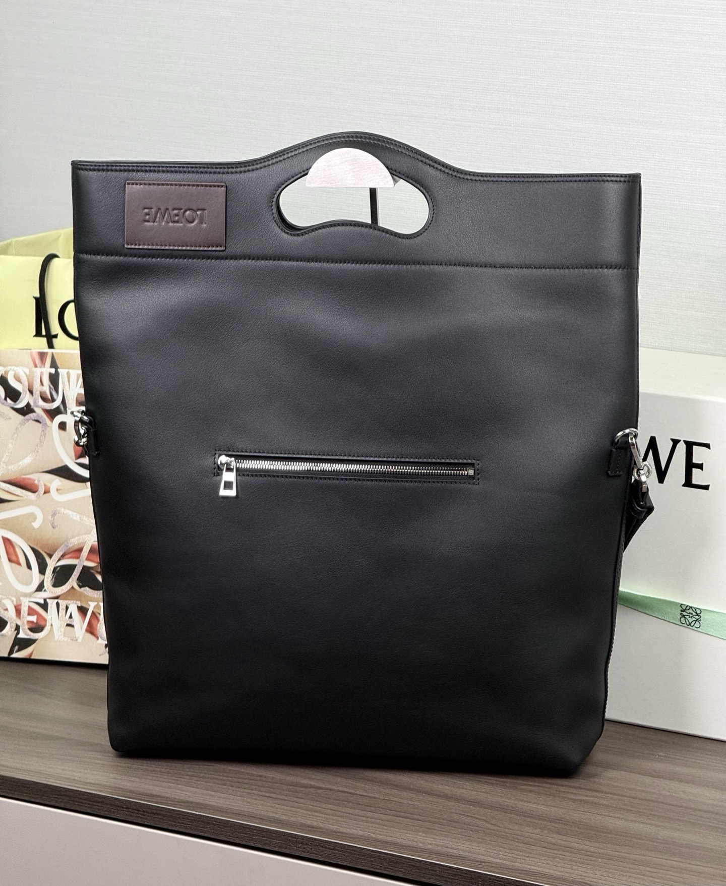 LOEWE ソフトカーフレザーBobトートフォールディングバッグ 𝟯𝟴-トップクオリティ