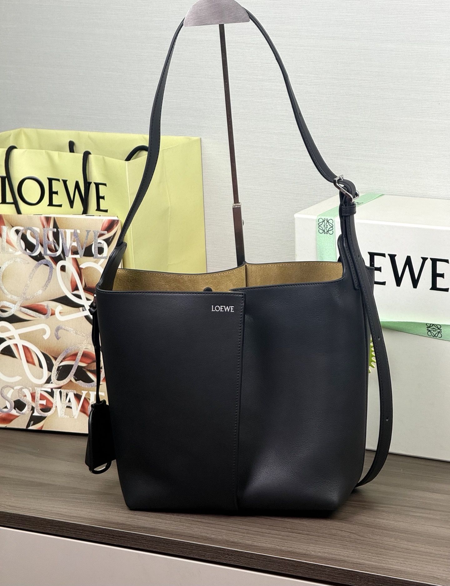 LOEWE Sac seau Bilbao taille moyenne - qualité supérieure