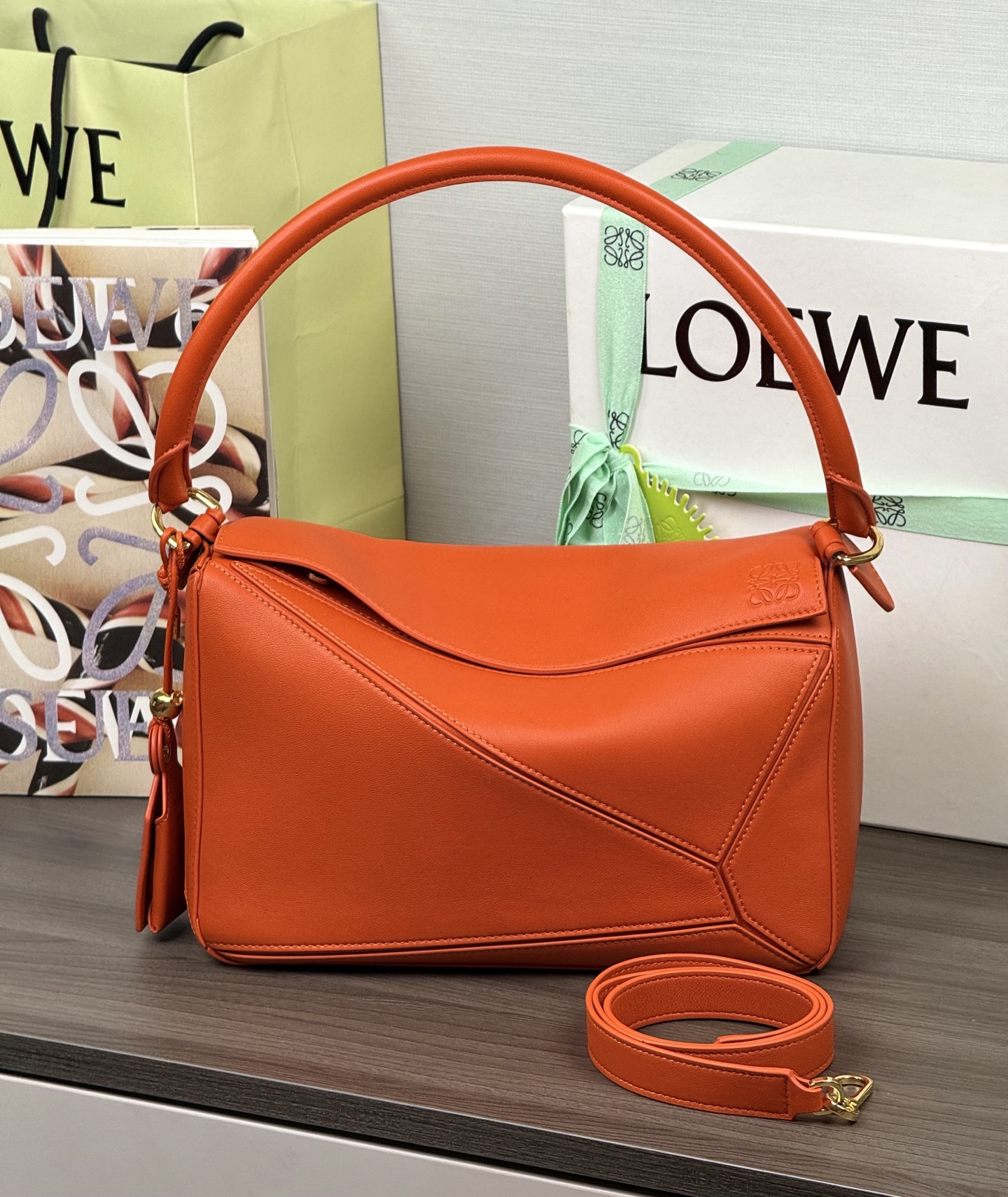 LOEWE сярэдняя сумка Featherlight Puzzle з напа-скуры ягняці 𝟮𝟵-вышэйшая якасць