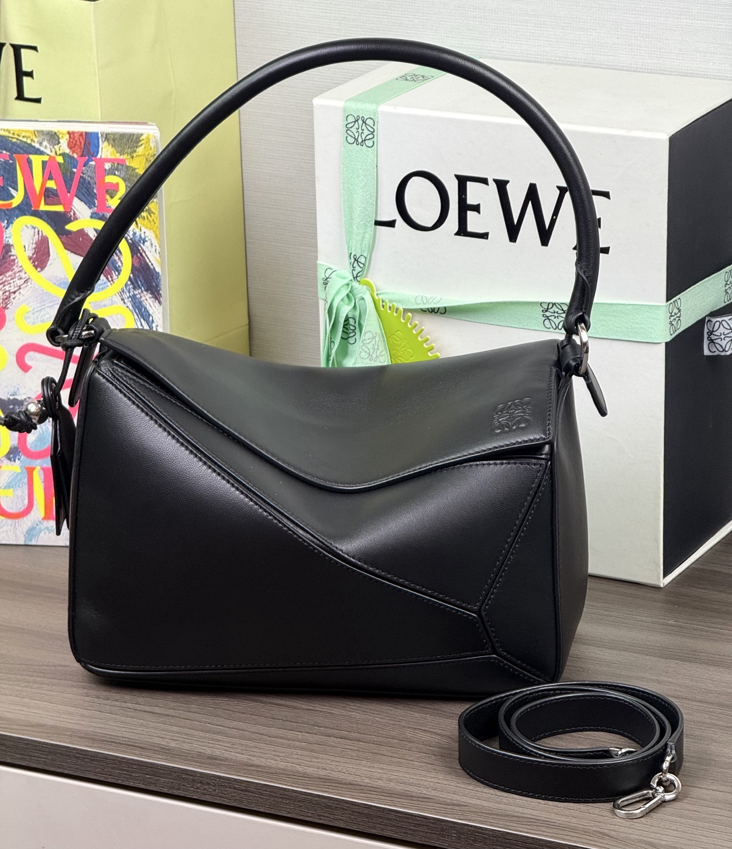 LOEWE сярэдняя сумка Featherlight Puzzle з напа-ягнячай скуры 𝟮𝟵-вышэйшая якасць
