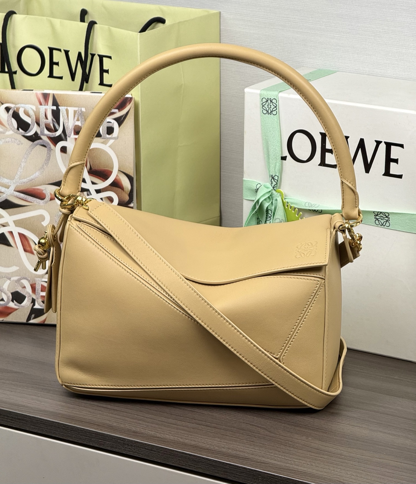LOEWE Sac Puzzle Featherlight en agneau nappa taille moyenne 𝟮𝟵 - qualité supérieure