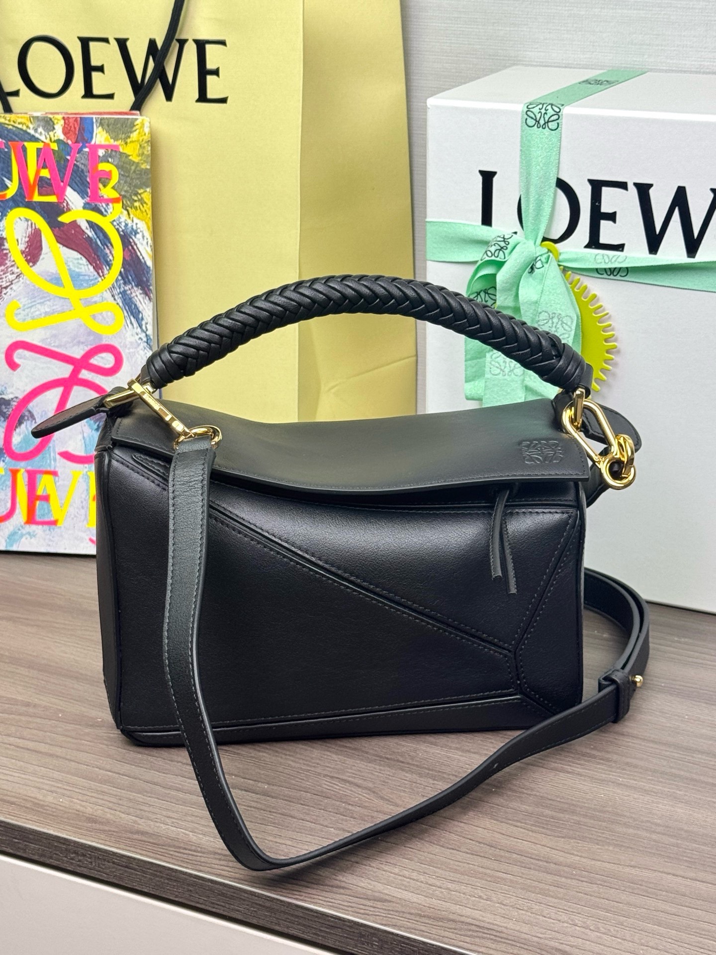 LOEWE 編み込みリストPuzzle 𝟐𝟒-トップ品質