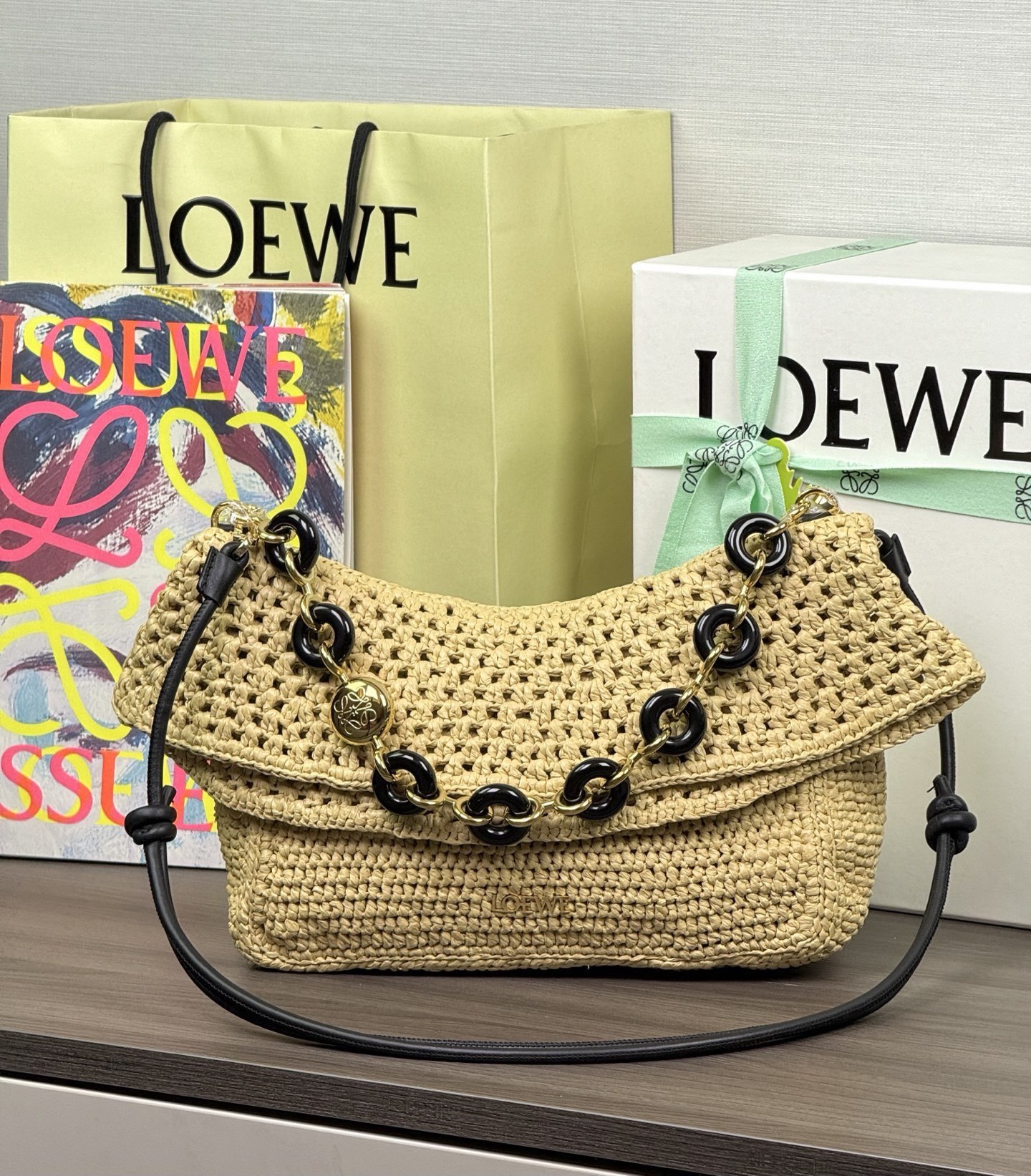LOEWE Ola 草编 手袋 拉菲草 牛皮 翻盖 链条 肩带