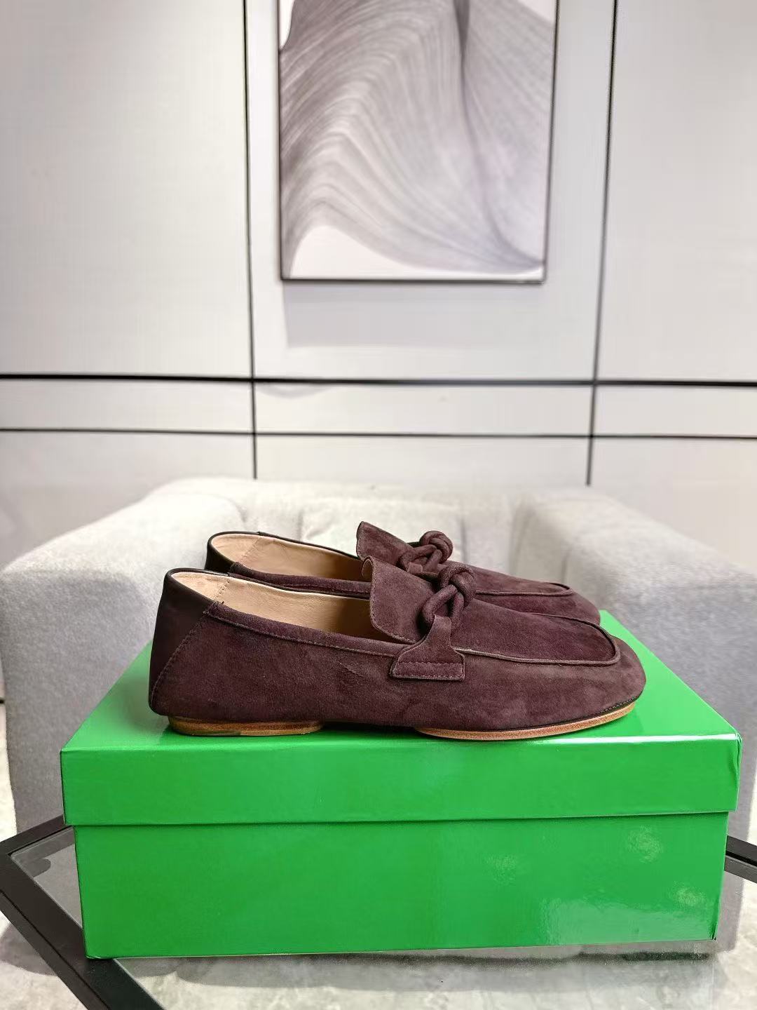 NO:477630,Baodiejia 2025 autumn counter synchronized couple model Bottega Veneta square-toe flat shoes genuine leather outsole!  [Rose] The original board is replicated one by one!  quality assurance!  Female 35-39 (3440 41 customized non-return and exchange) Male 39-44 (3845 customized non-return and exchange), Loafers, bottega veneta, bottega veneta, loafers, flats, Leather soles19860909葆蝶家2025秋季专柜同步情侣款 Bottega Veneta方头平底鞋真皮大底！[玫瑰]原板一比一复刻！质量保证！女35-39 (3440 41订制不退换）男39--44（3845定制不退换),乐福鞋,bottega veneta,bottega veneta,loafers,flats,Leather soles,Women's Shoes