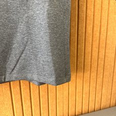 bC🔥 2026秋冬 圆领绣花短袖T恤打底衫 元素性的Logo徽章凸显休闲时尚魅力,依然独领时尚风骚.内搭好伴侣… 客供 bC🔥 2026秋冬 圆领绣花短袖T恤打底衫 元素性的Logo徽章凸显休闲时尚魅力,依然独领时尚风骚.内搭好伴侣… 客供