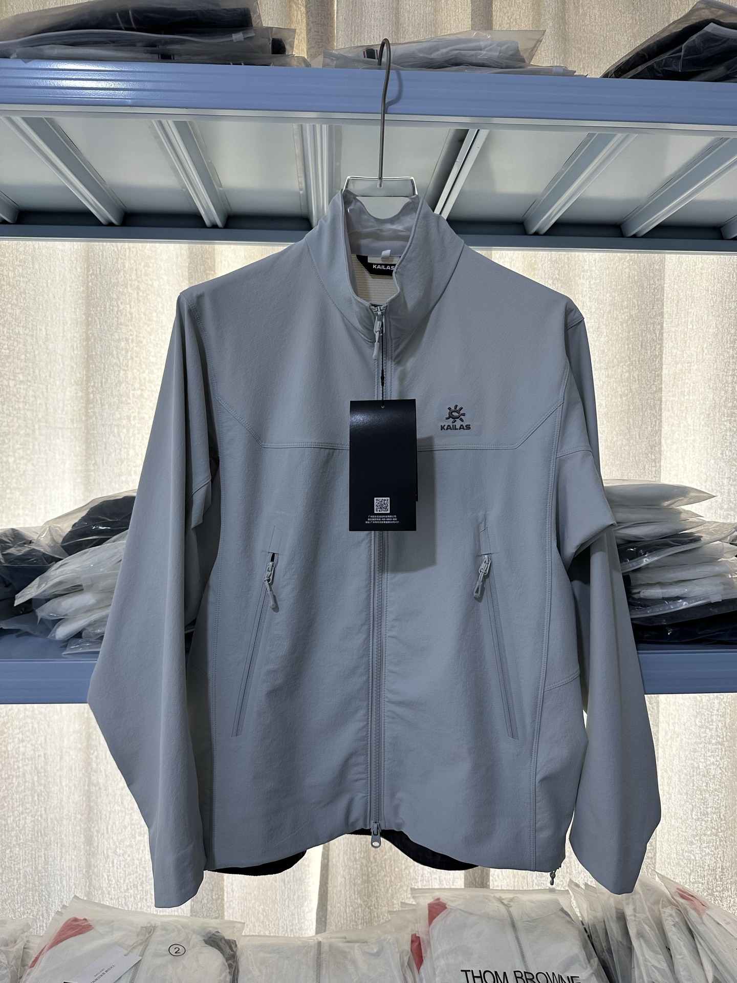 凯乐石KAILAS M8运动户外徒步防风防泼透汽耐磨立领软壳夹克 款 浅云灰男女同款