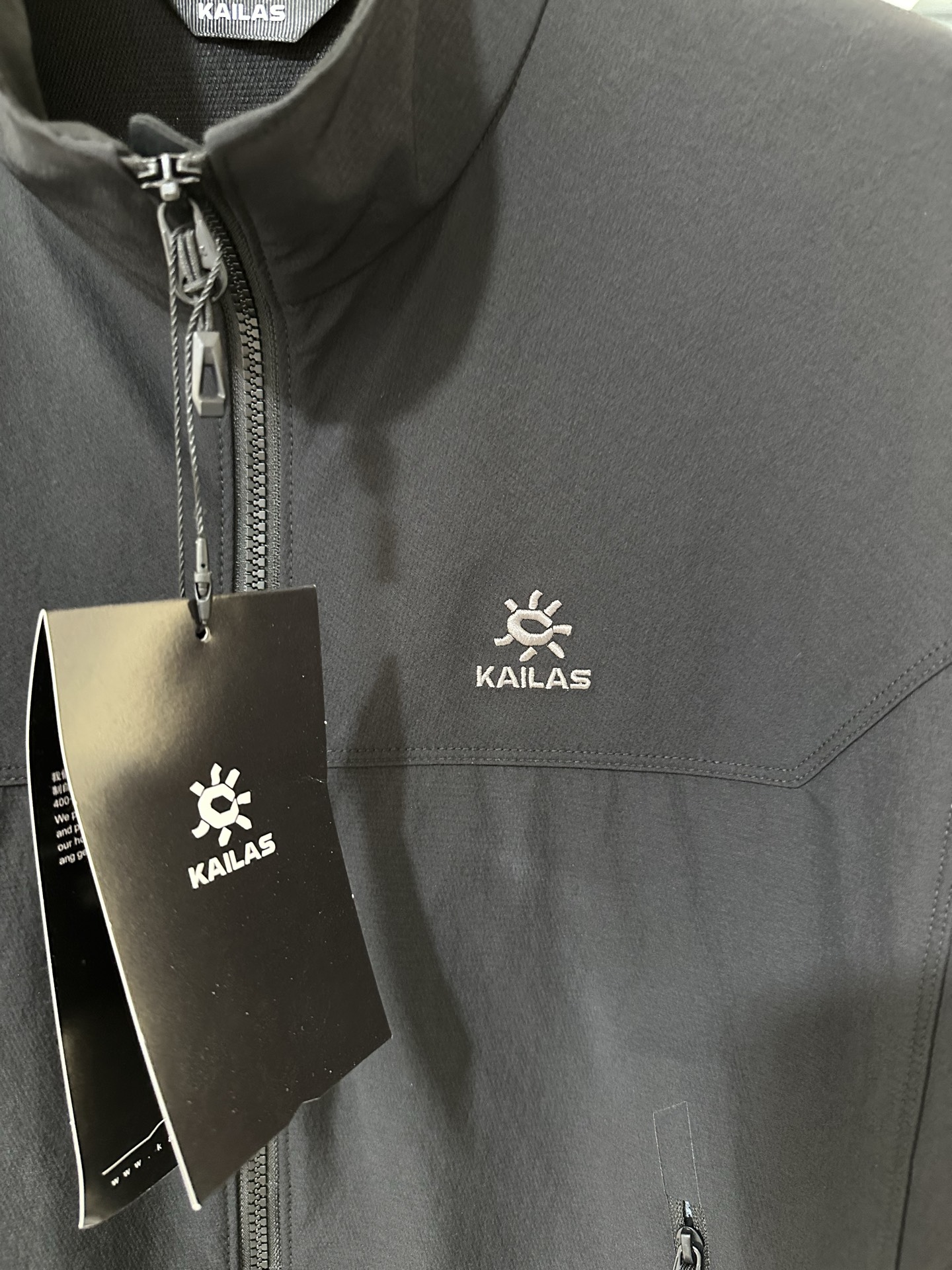 凯乐石KAILAS M8运动户外徒步防风防泼透汽耐磨立领软壳夹克款 黑色男女同款