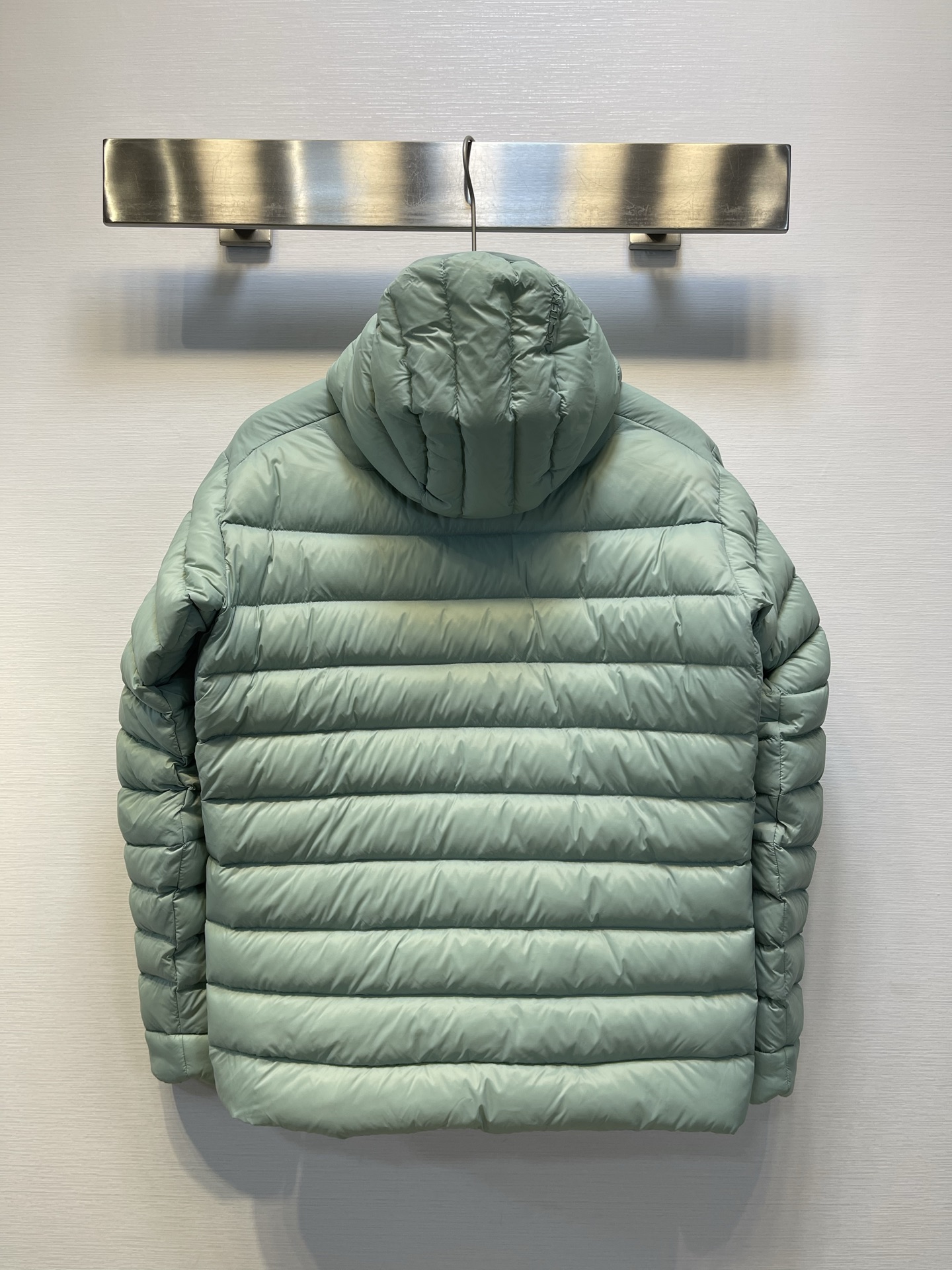 顶级𝑨𝒓𝒄𝒕𝒆𝒓𝒚𝒙｜始祖鸟𝑪𝒆𝒓𝒊𝒖𝒎 𝟴𝟱𝟬蓬 鹅绒 轻便防风保暖排骨连帽羽绒服   

𝑺𝒊𝒛𝒆： 𝑺 𝑴 𝑳 𝑿𝑳 𝑿𝑿𝑳  

产品配色：磐石绿、岩石绿、破晓蓝、宝石蓝、黑色  

编码：𝟬𝟬𝟬𝟲𝟲𝟬𝑪