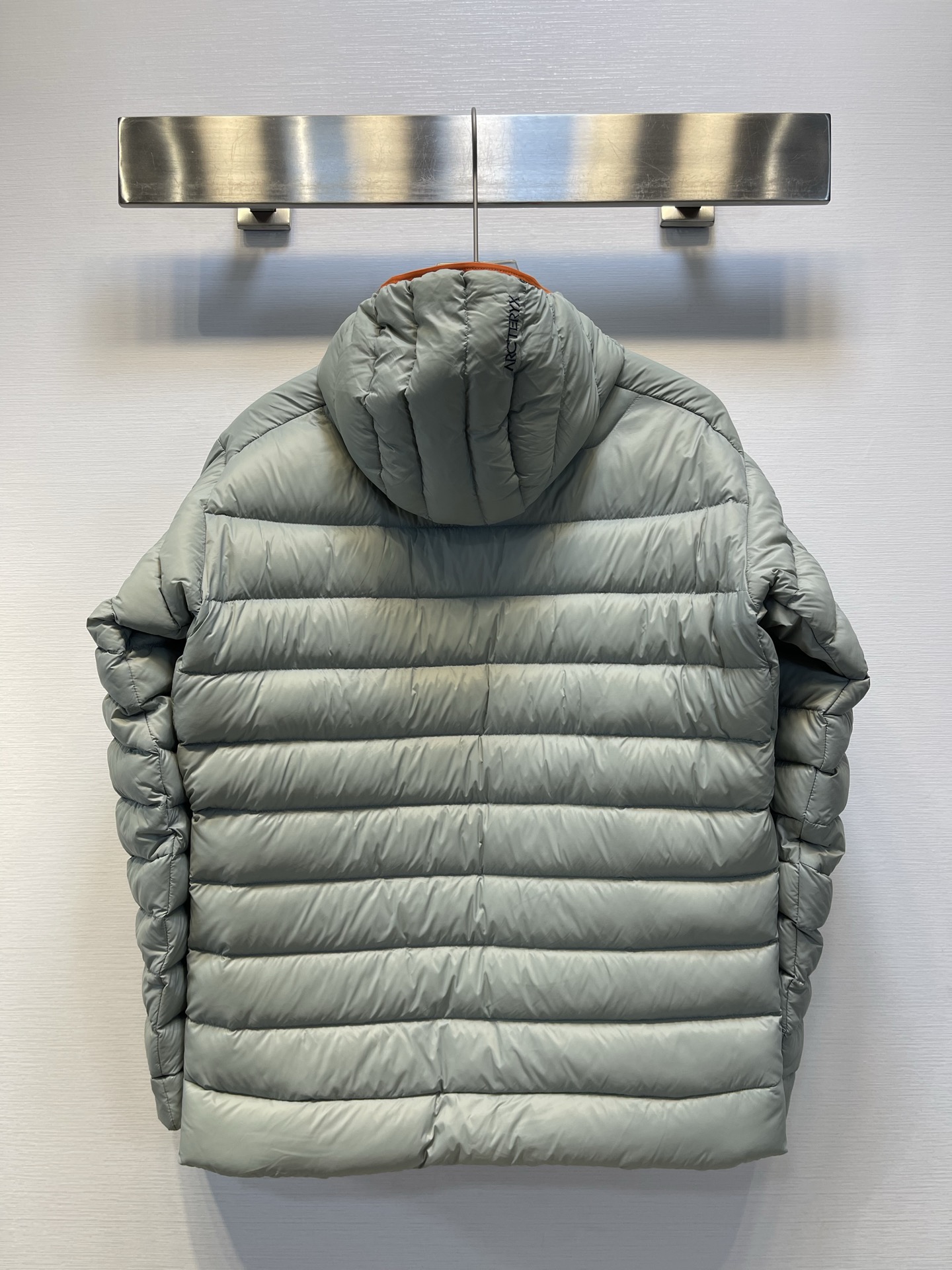 顶级𝑨𝒓𝒄𝒕𝒆𝒓𝒚𝒙｜始祖鸟𝑪𝒆𝒓𝒊𝒖𝒎 𝟴𝟱𝟬蓬 鹅绒 轻便防风保暖排骨连帽羽绒服   

𝑺𝒊𝒛𝒆： 𝑺 𝑴 𝑳 𝑿𝑳 𝑿𝑿𝑳  

产品配色：磐石绿、岩石绿、破晓蓝、宝石蓝、黑色  

编码：𝟬𝟬𝟬𝟲𝟲𝟬𝑪