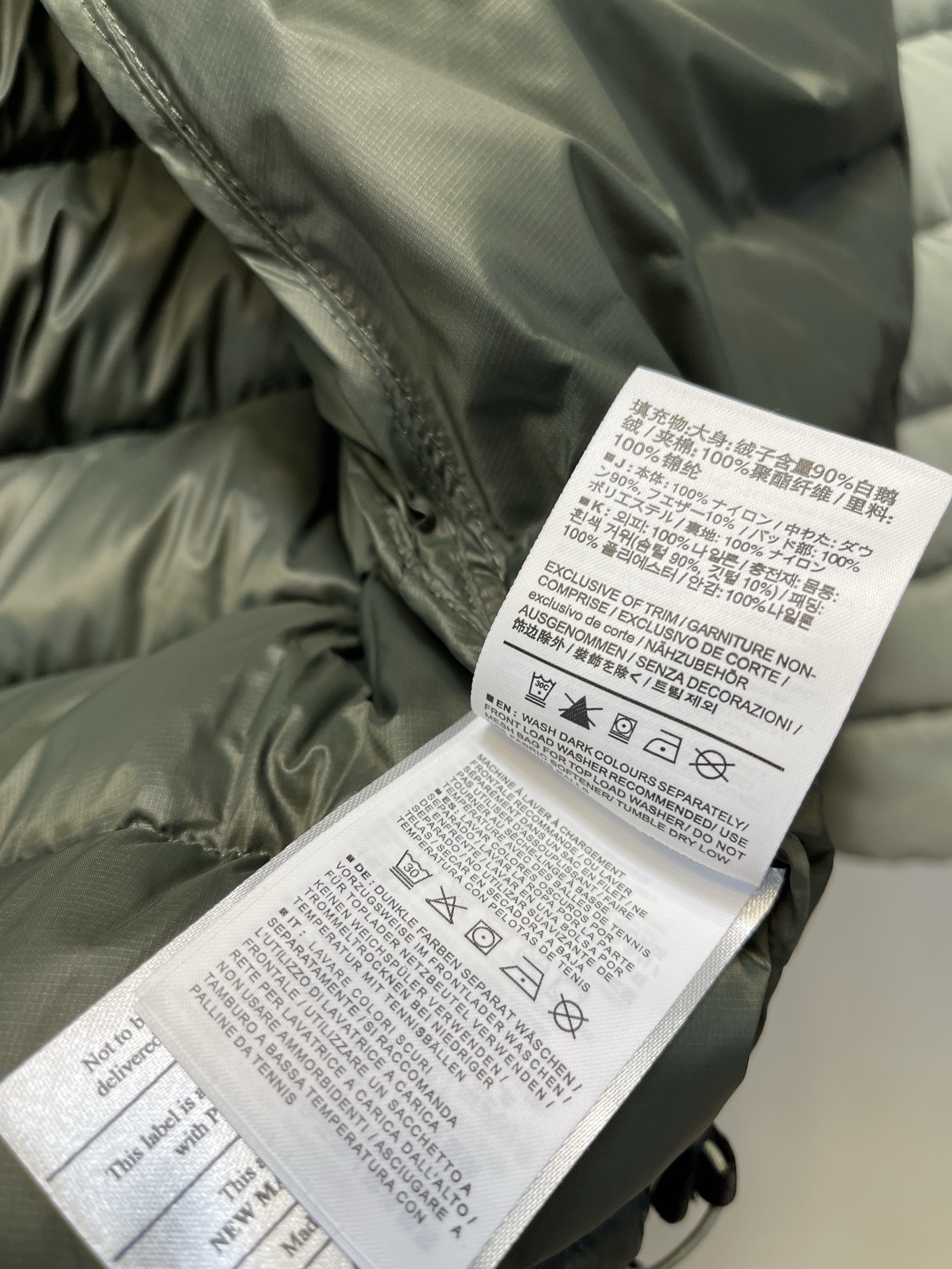 顶级𝑨𝒓𝒄𝒕𝒆𝒓𝒚𝒙｜始祖鸟𝑪𝒆𝒓𝒊𝒖𝒎 𝟴𝟱𝟬蓬 鹅绒 轻便防风保暖排骨连帽羽绒服   

𝑺𝒊𝒛𝒆： 𝑺 𝑴 𝑳 𝑿𝑳 𝑿𝑿𝑳  

产品配色：磐石绿、岩石绿、破晓蓝、宝石蓝、黑色  

编码：𝟬𝟬𝟬𝟲𝟲𝟬𝑪