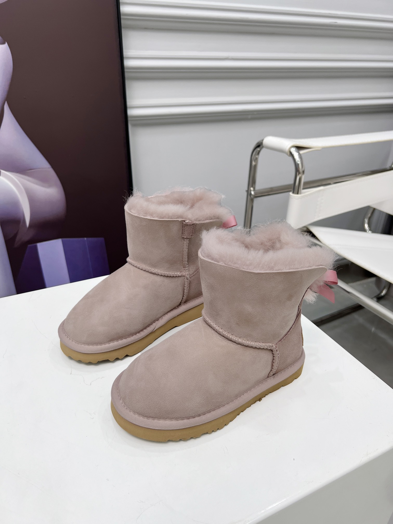 NO:559825,【】Children's shoes 6501K basic bow children's sheepskin all-in-one color 4 colors (black pink maroon purple gray) sizes 25-26 (inner length about 155mm) 27-28 (inner length about 173mm) 29-30 (inner length about 185mm) 31-32 (inner length about 197mm) 33-34 (inner length about 206mm)  Purchase the original last, grid, leather, hardware, accessories, outsole, and all the details of the packaging are exactly the same as the original ones. We only make high-end products, snow boots, boots, and sheepskin.19860909【】童鞋 6501K 基本款蝴蝶结儿童羊皮毛一体 颜色4色(黑色 粉色 栗色 紫灰色） 尺码25-26码(内长约155mm) 27-28码(内长约173mm) 29-30码(内长约185mm) 31-32码(内长约197mm) 33-34码(内长约206mm) 原版购入楦头 格板 皮料 五金 配饰 大底 包装全部细节同正品一摸一样 只做高端产品,雪地靴,boots,sheepskin,Women's Shoes
