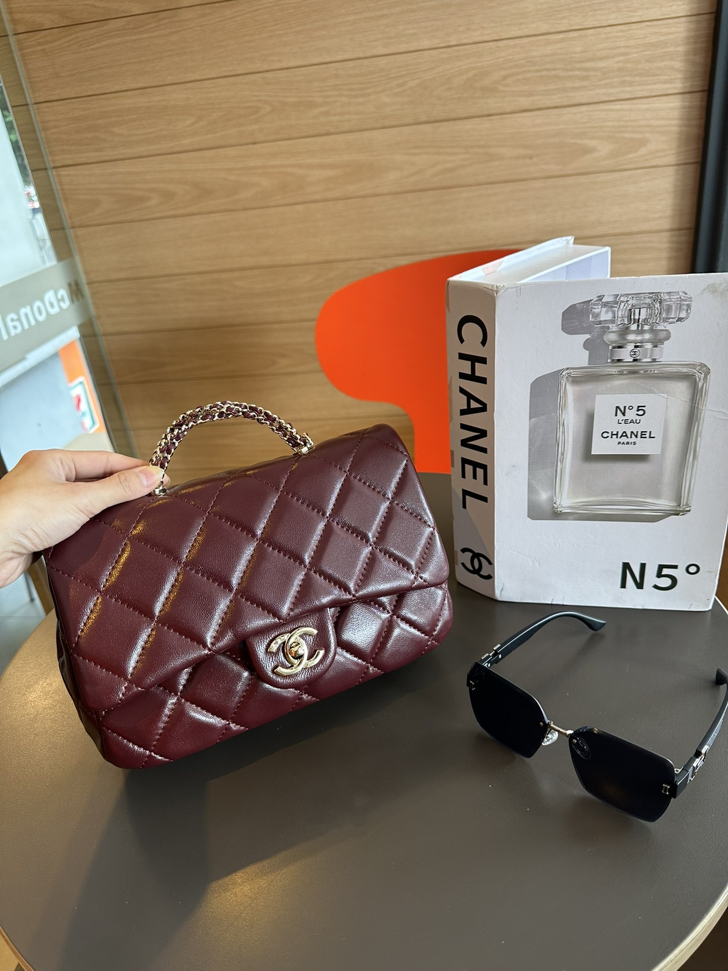 شانيل Chanel Classic Flap Bag حقيبة حقيبة يد حقيبة الكتف &حقيبة كروس بودي جلد البقر موضة سلسلة