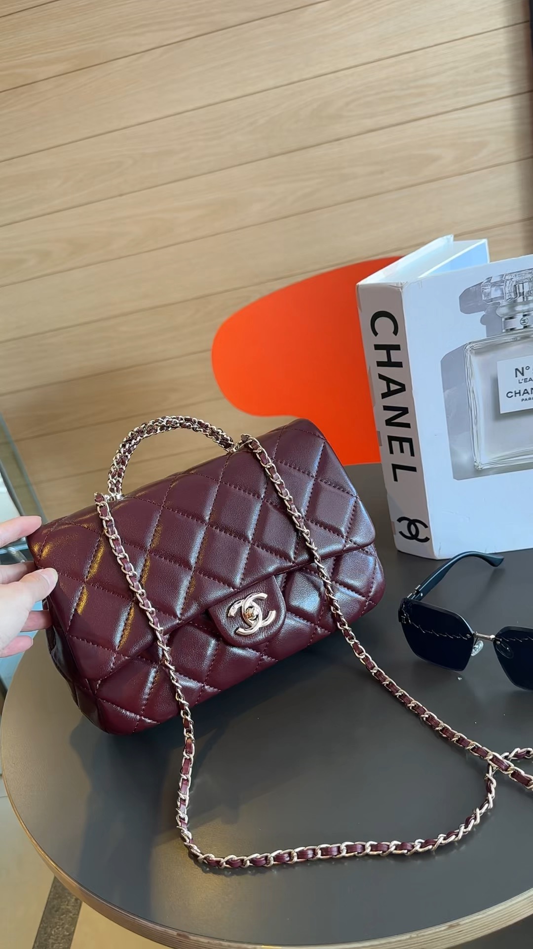 شانيل Chanel Classic Flap Bag حقيبة حقيبة يد حقيبة الكتف &حقيبة كروس بودي جلد البقر موضة سلسلة