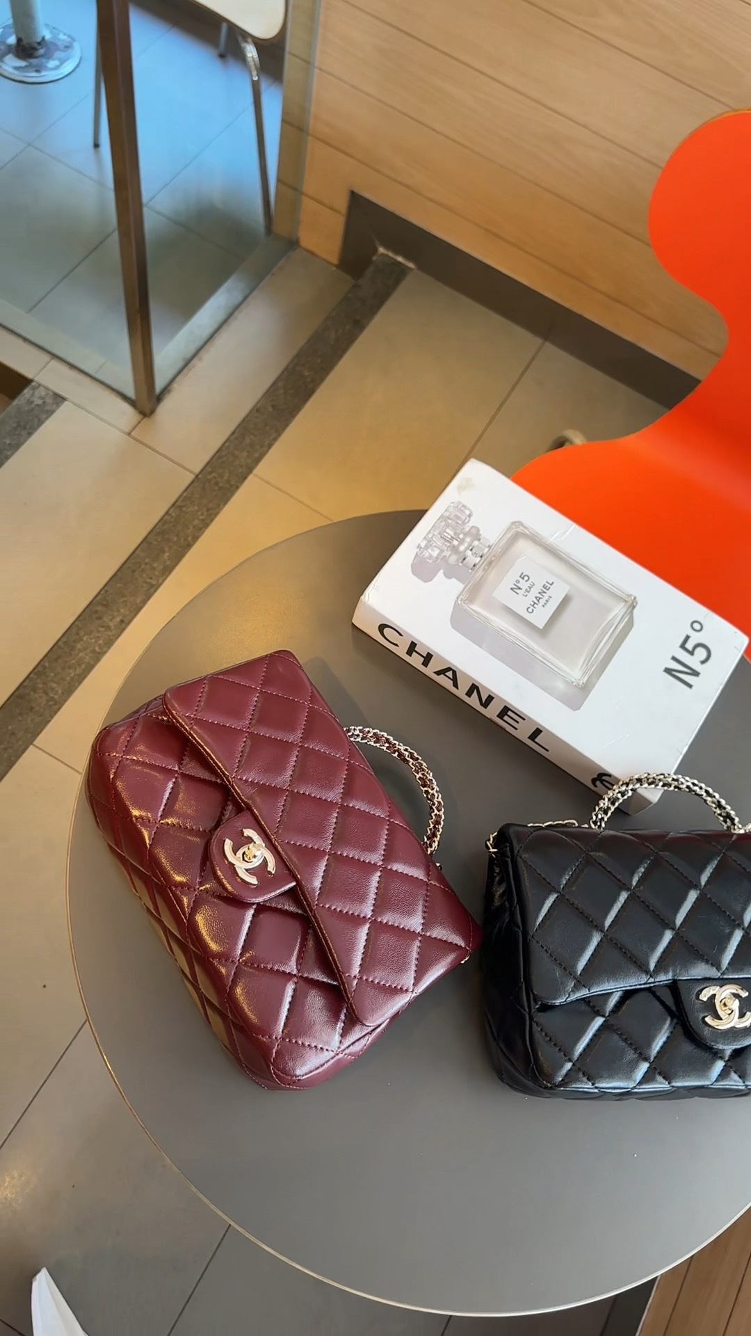 شانيل Chanel Classic Flap Bag حقيبة حقيبة يد حقيبة الكتف &حقيبة كروس بودي جلد البقر موضة سلسلة